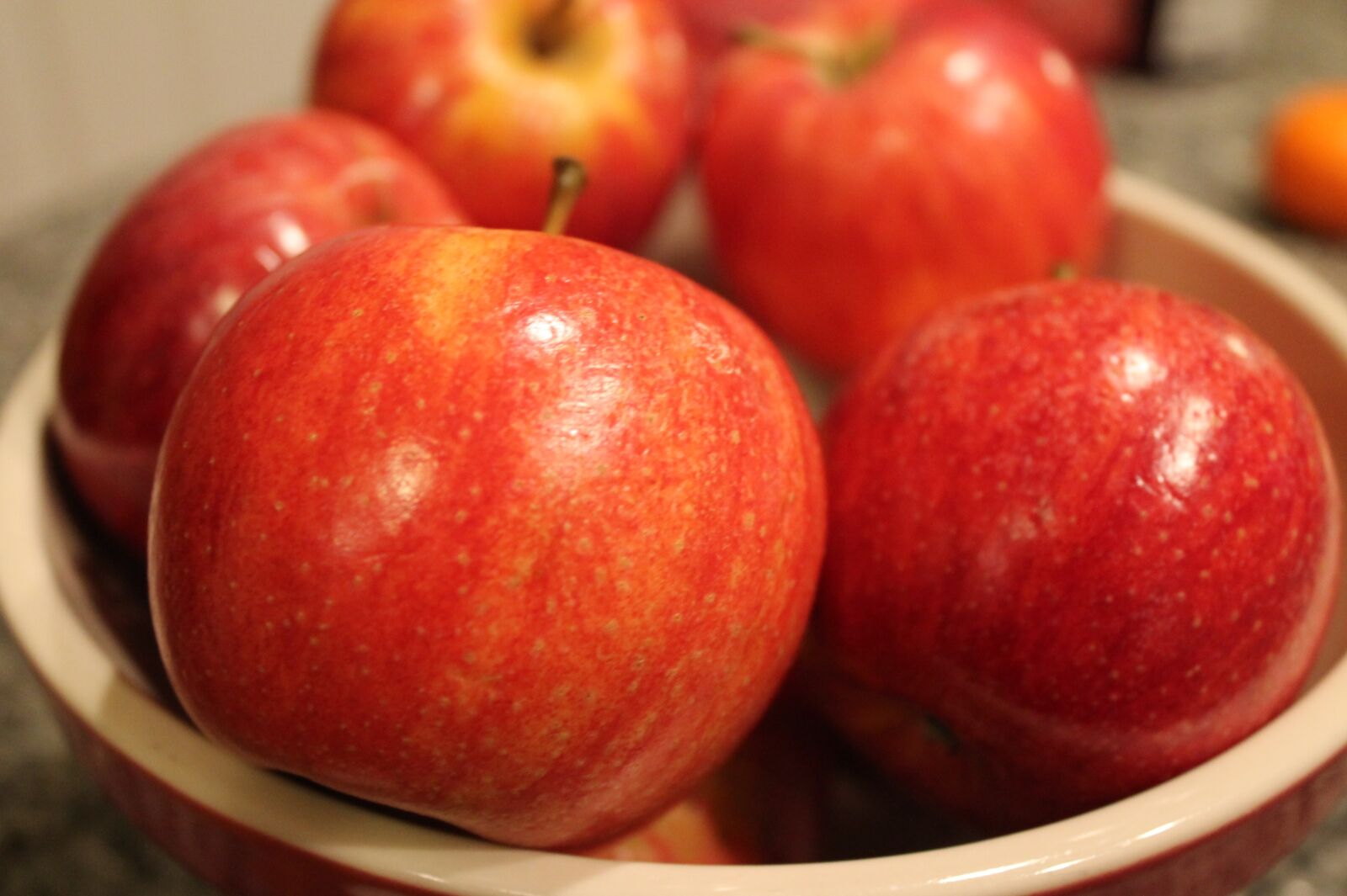 Canon EOS 1100D (EOS Rebel T3 / EOS Kiss X50) sample photo. Apple, fruit, bowl photography