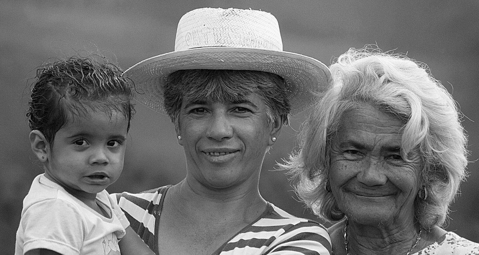 Sony Alpha DSLR-A390 sample photo. Black and white, people photography