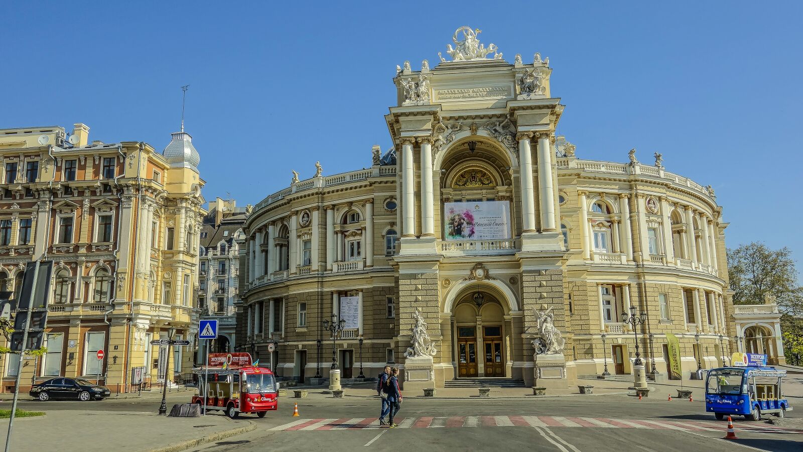 Sony Cyber-shot DSC-RX100 sample photo. Odessa, theatre, morning photography