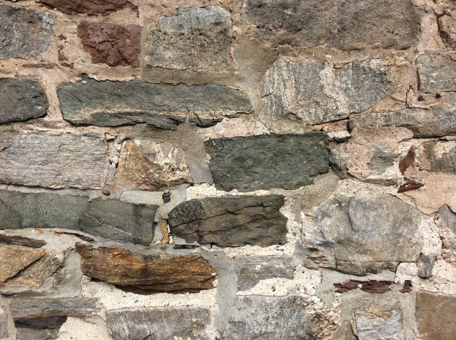 iPad Air back camera 3.3mm f/2.4 sample photo. Colonial, stone, stone, wall photography