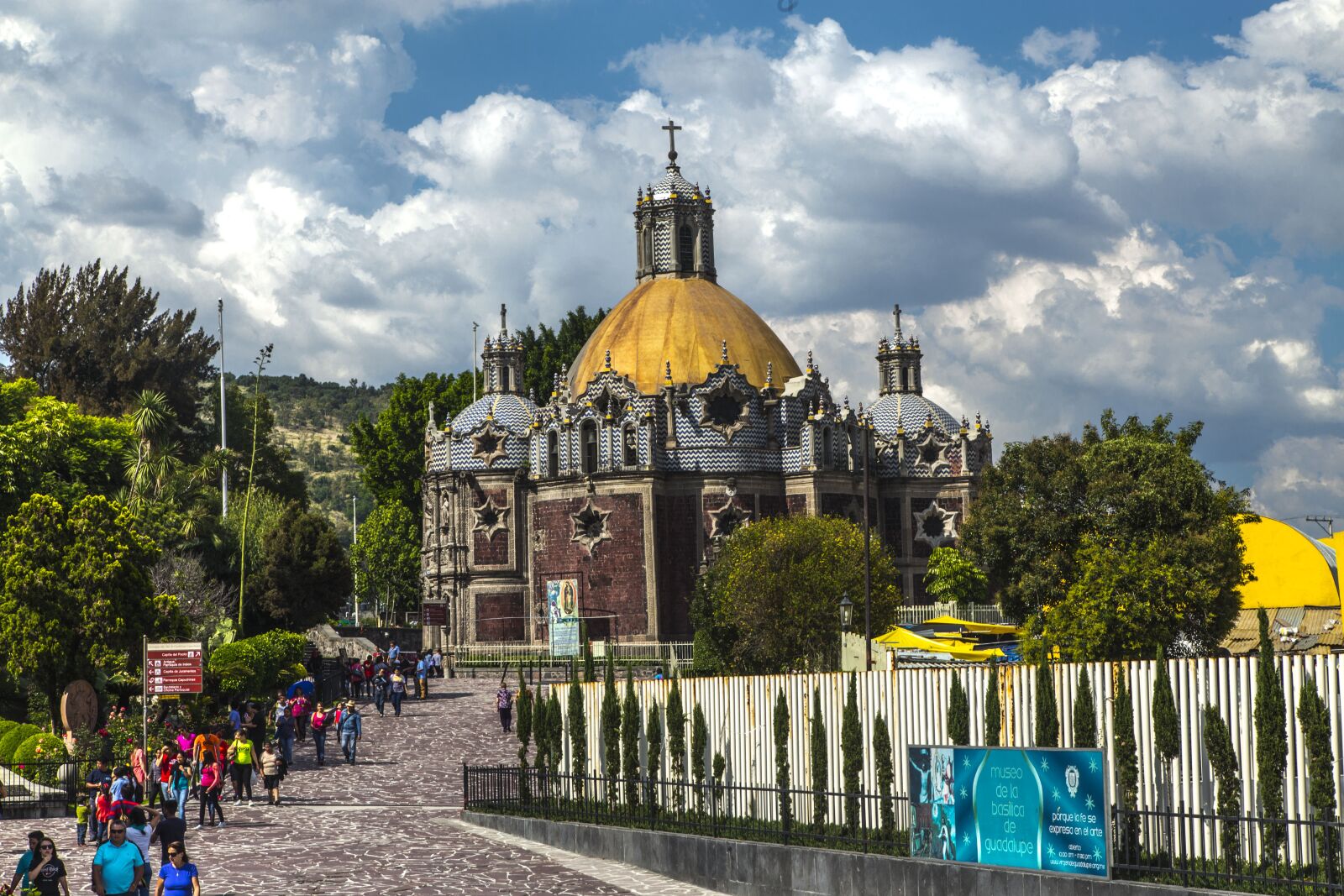 Canon EOS 6D + Canon EF 24-105mm F4L IS USM sample photo. Parish, old basilica of photography