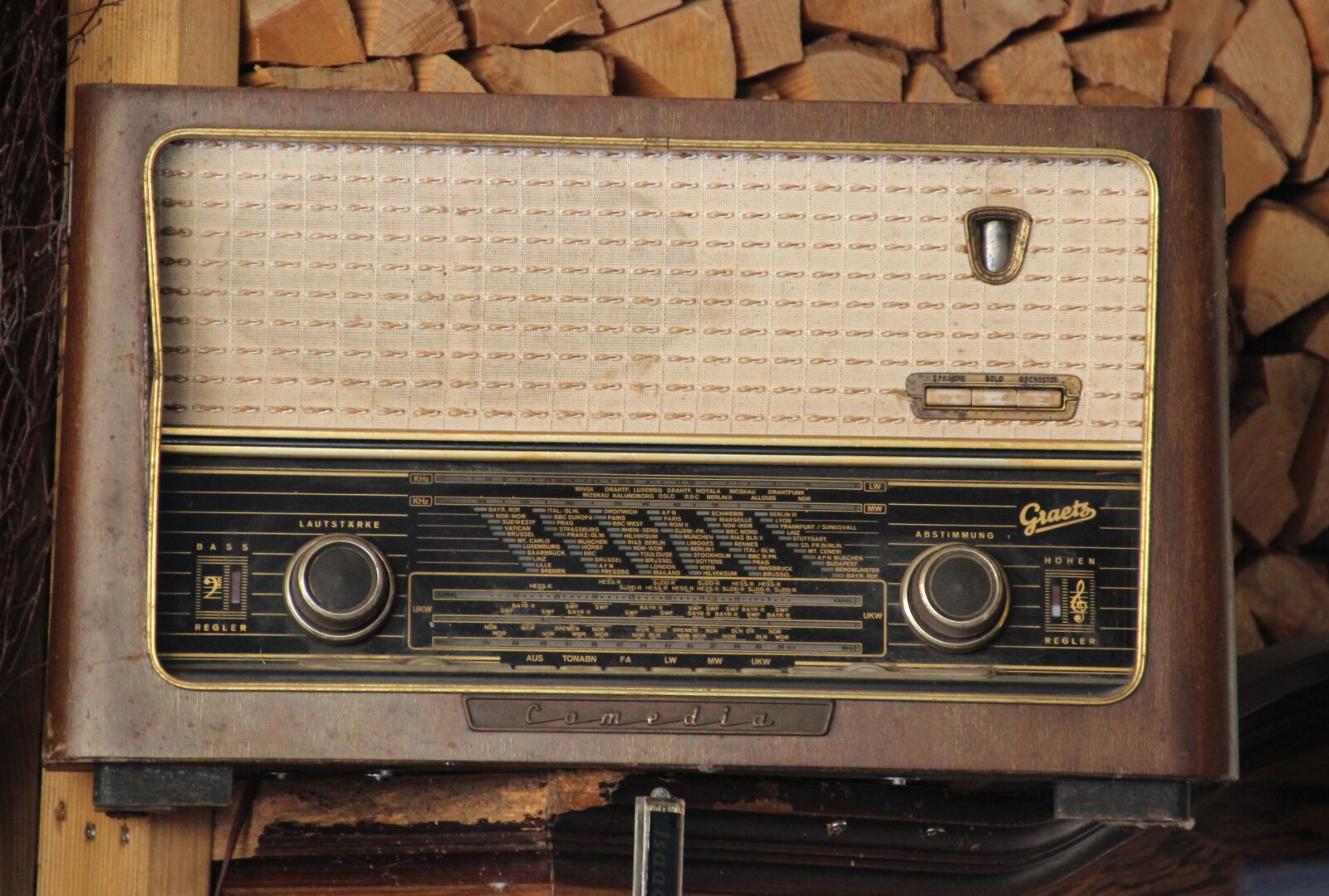 Canon EOS 600D (Rebel EOS T3i / EOS Kiss X5) sample photo. Radio, antique, nostalgia photography