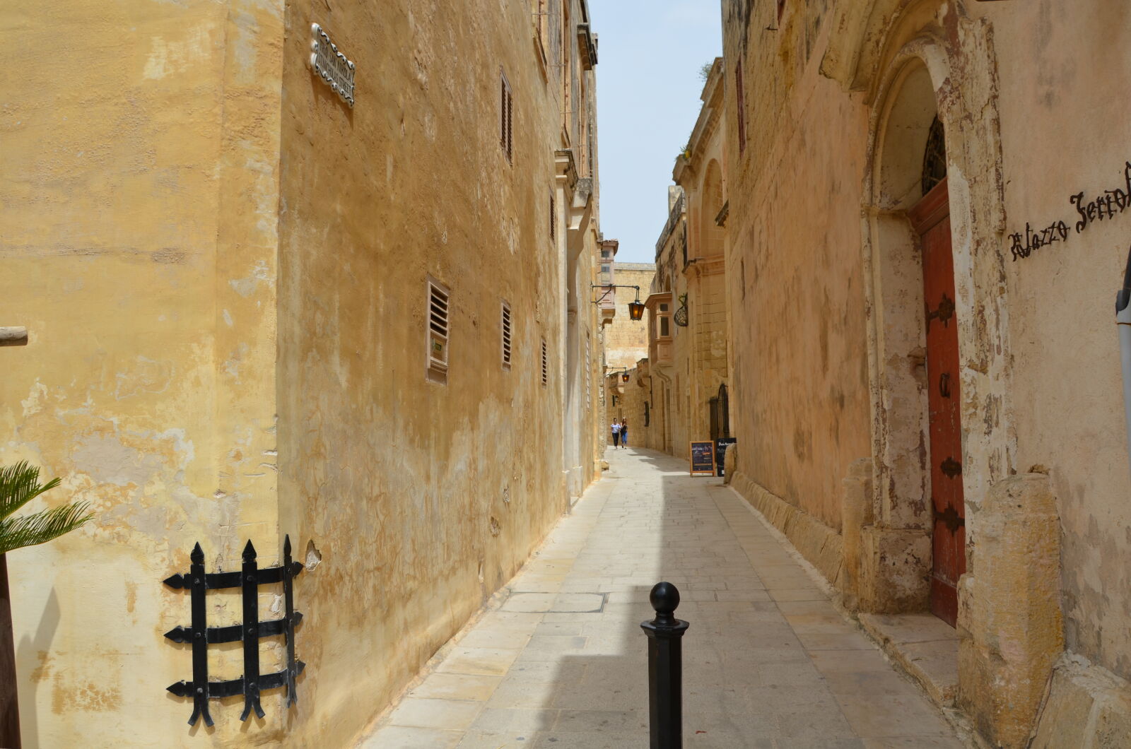 Nikon D5100 sample photo. Malta mdina inside castle photography