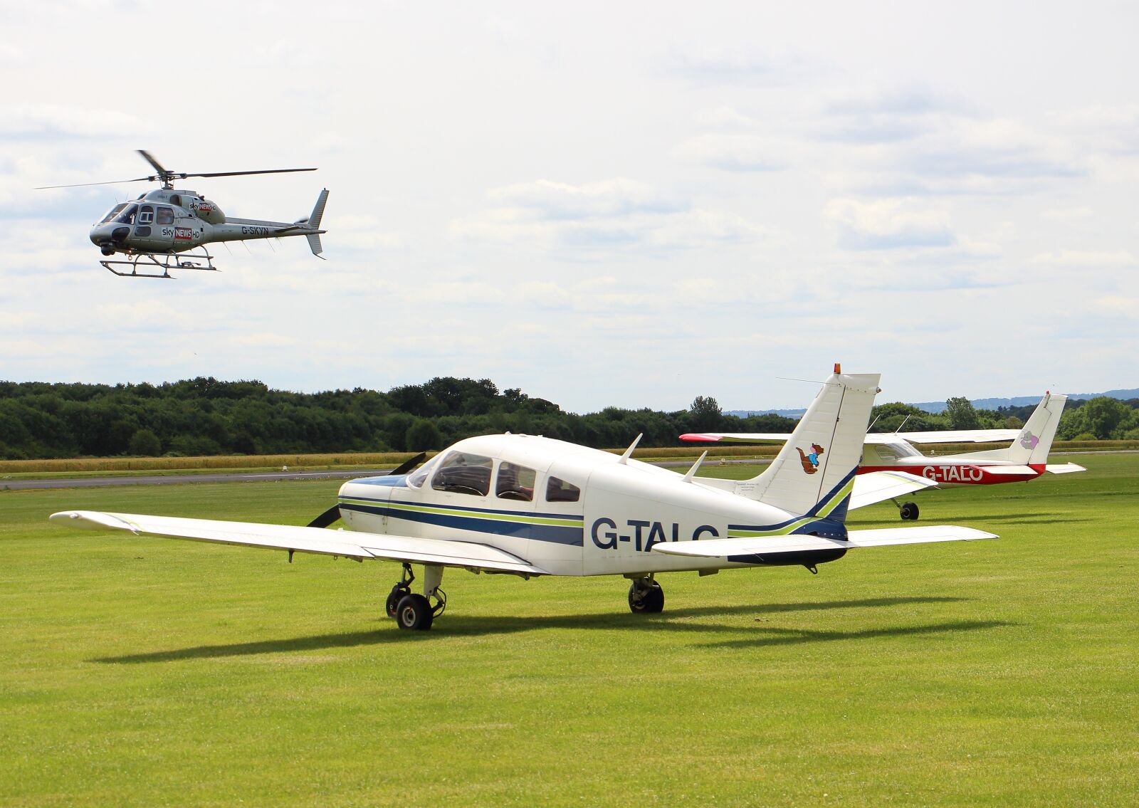 Canon EOS 700D (EOS Rebel T5i / EOS Kiss X7i) sample photo. Airfield, helicopter, aeroplane photography