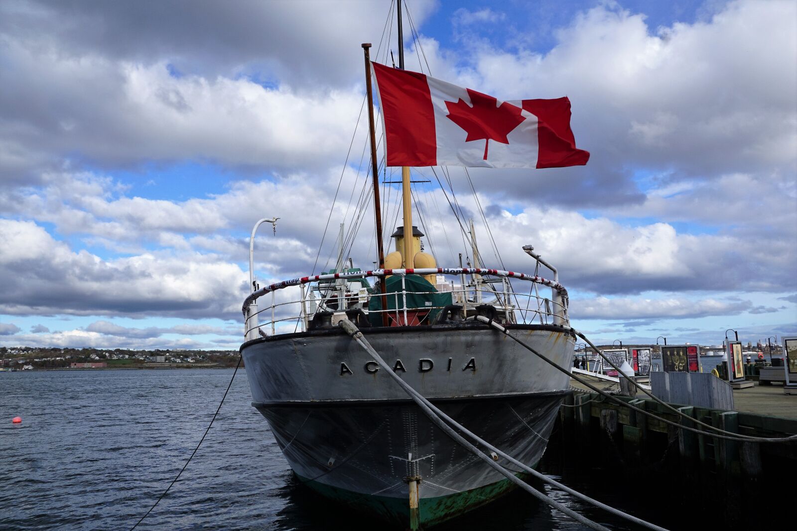 Sony ILCA-77M2 + Sony DT 16-50mm F2.8 SSM sample photo. Boat, canada, flag photography