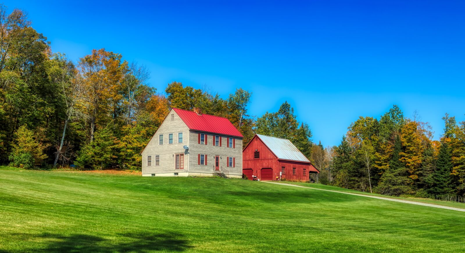 Canon EOS 5DS R + Canon EF 24-105mm F4L IS USM sample photo. Saltbox house, barn, vermont photography