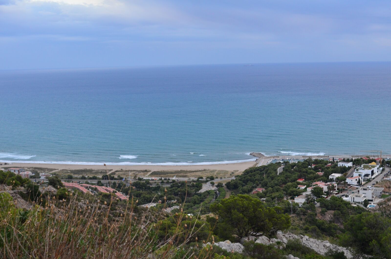 Nikon D5100 sample photo. Castelldefels, ocean, mountain photography