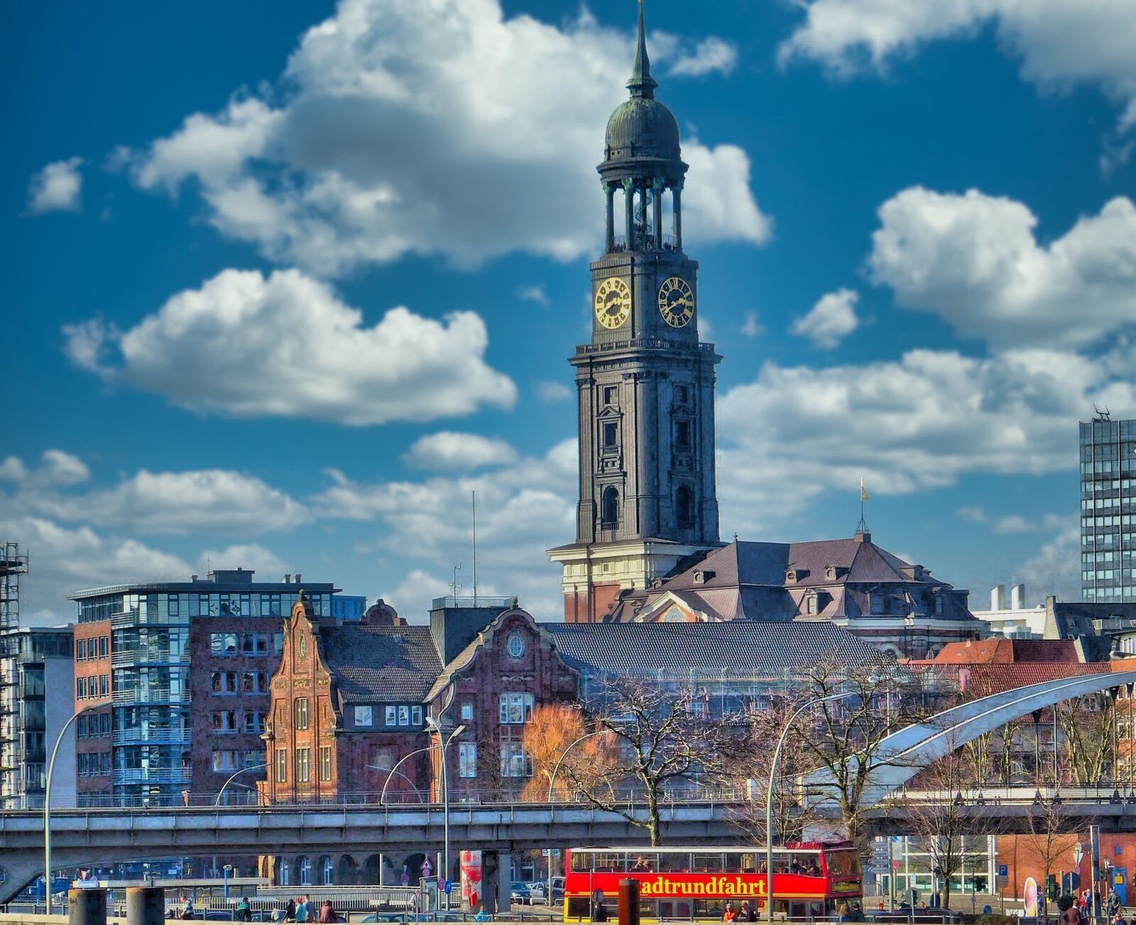 Panasonic Lumix DMC-FZ150 sample photo. Hamburg, church, michel photography