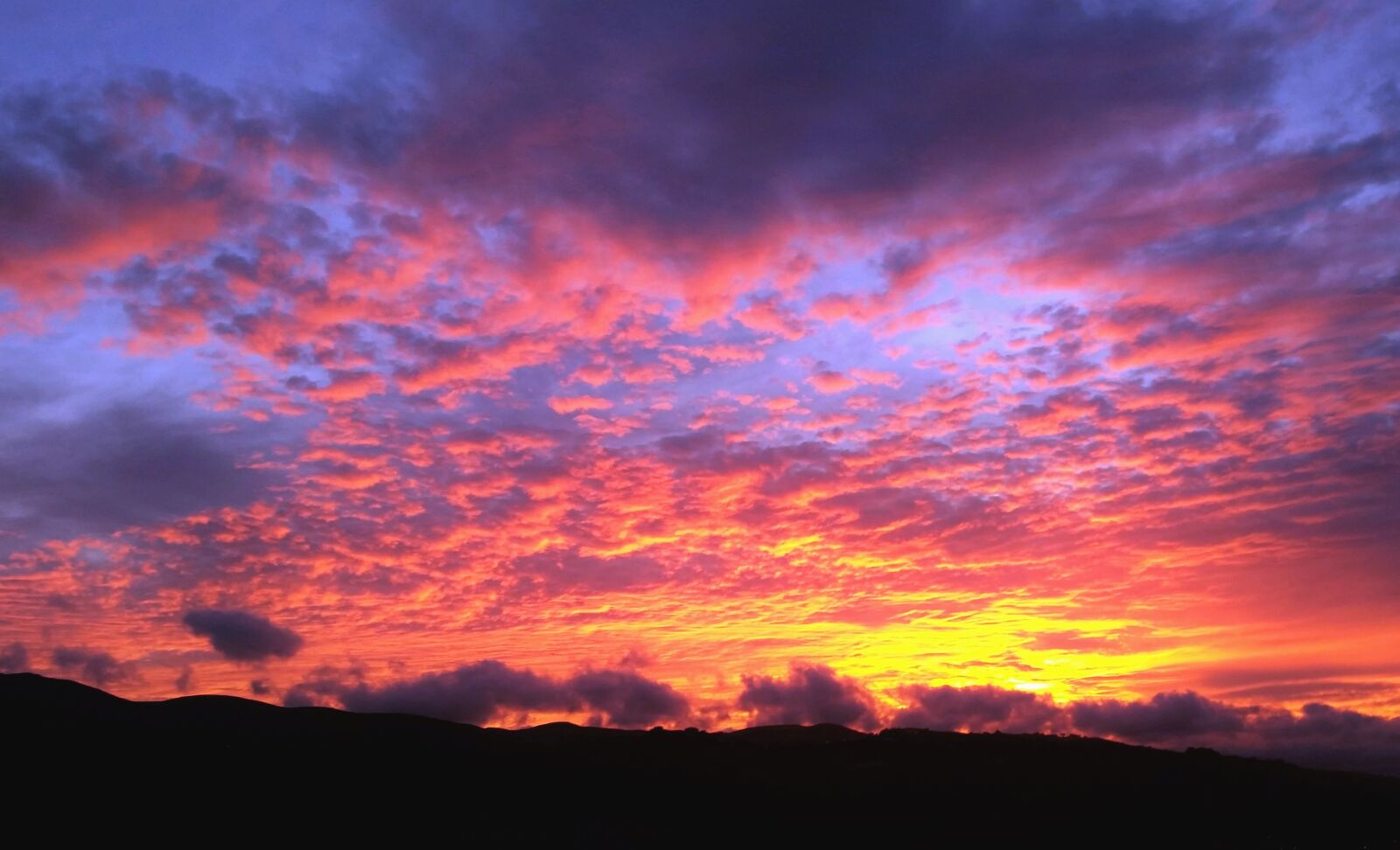 Samsung Galaxy S5 sample photo. Sunset, sky, mountain, landscape photography
