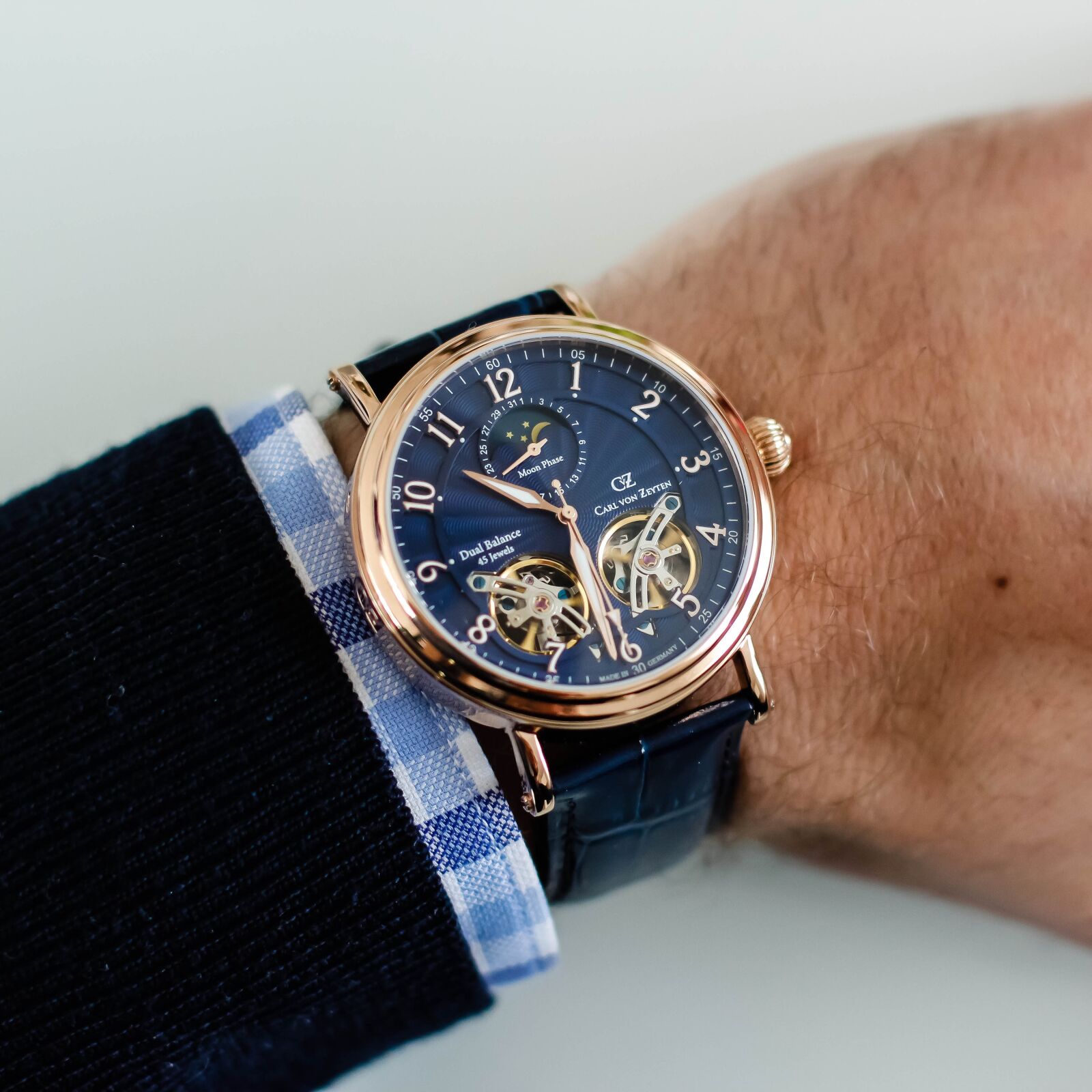 Canon EOS 600D (Rebel EOS T3i / EOS Kiss X5) + Canon EF 50mm F1.4 USM sample photo. Clock, watch, wrist watch photography