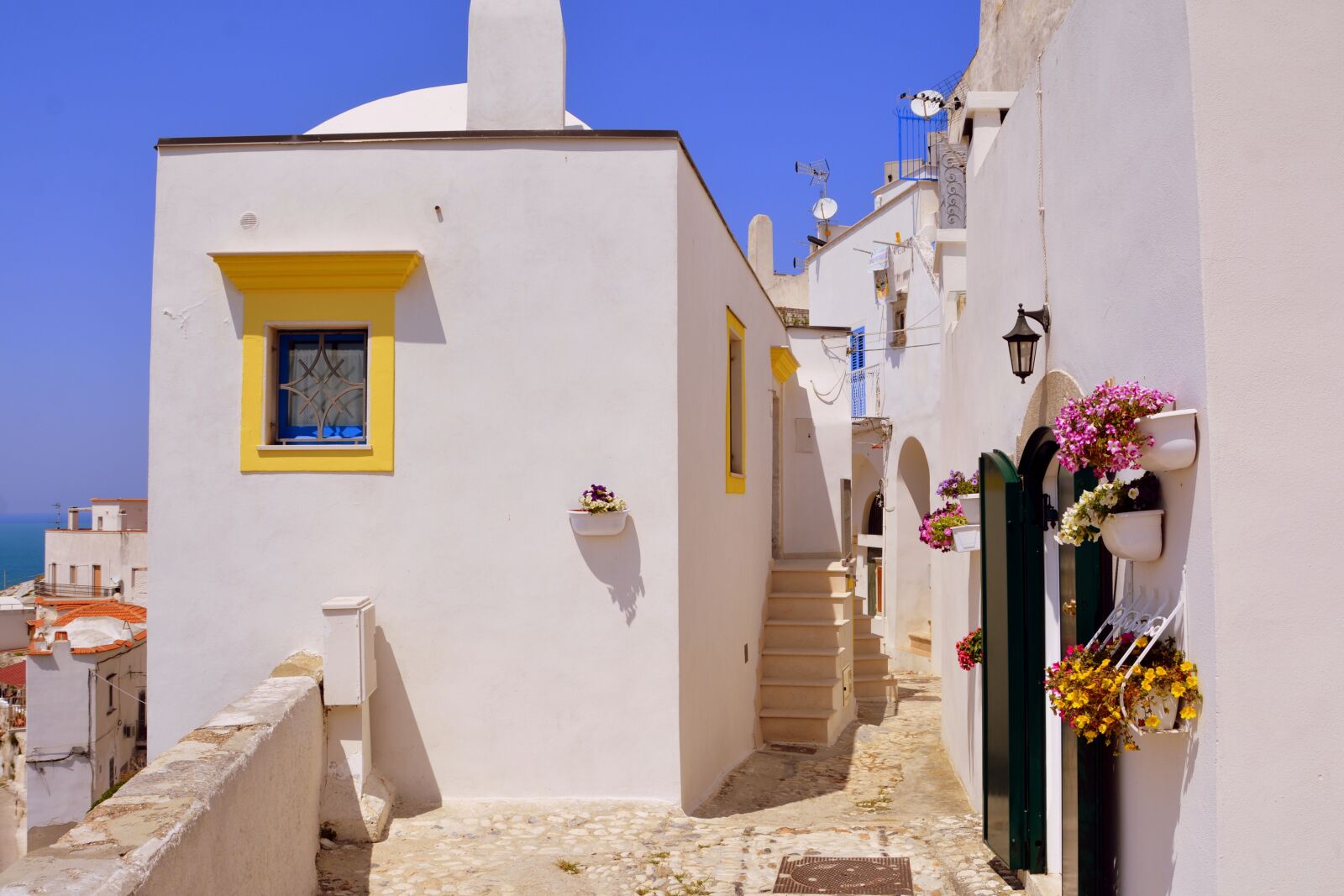 Nikon D7100 sample photo. Houses, picturesque, alley photography