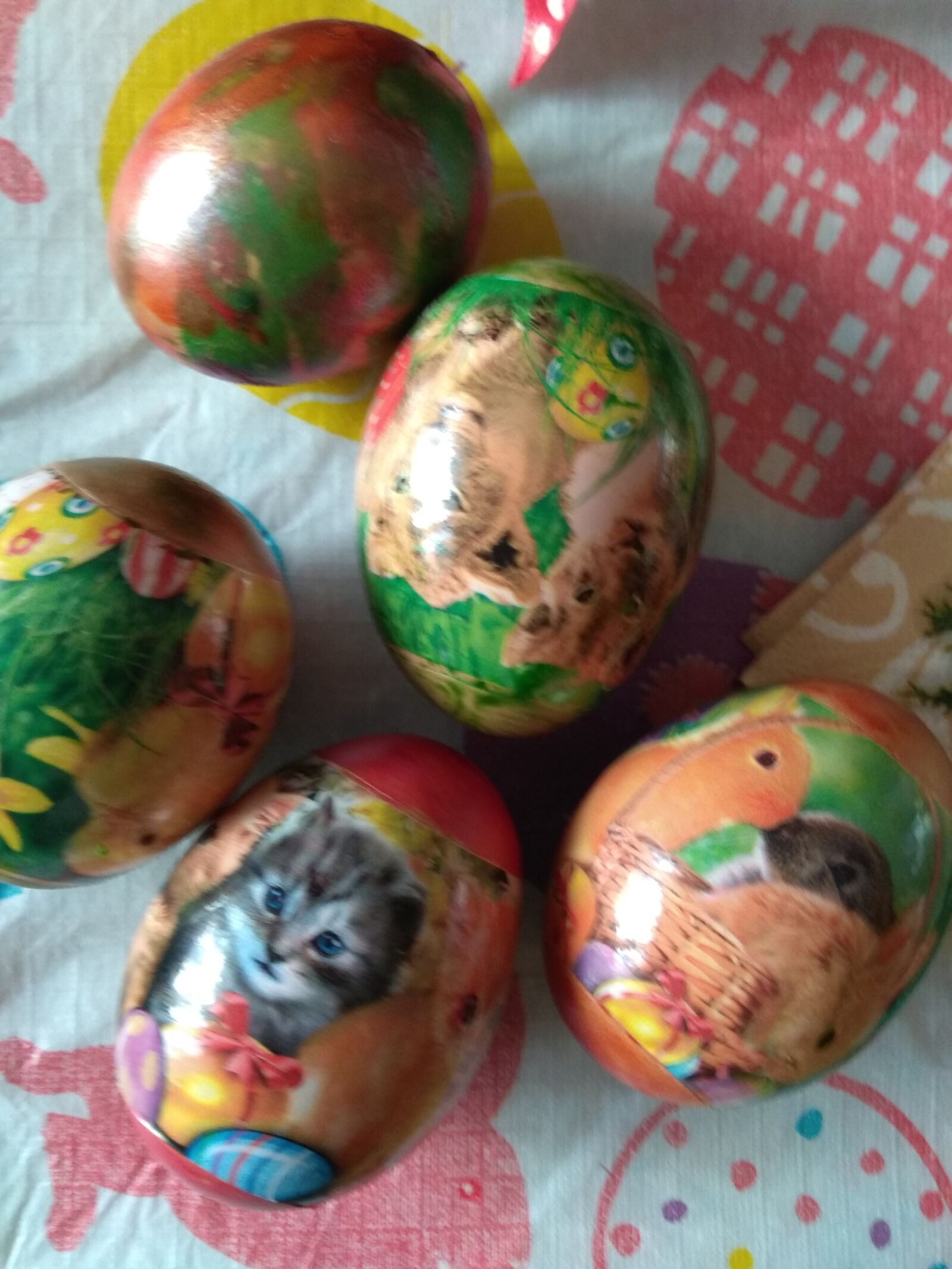 Xiaomi Redmi Note 4 sample photo. Eastern, eggs, hand photography