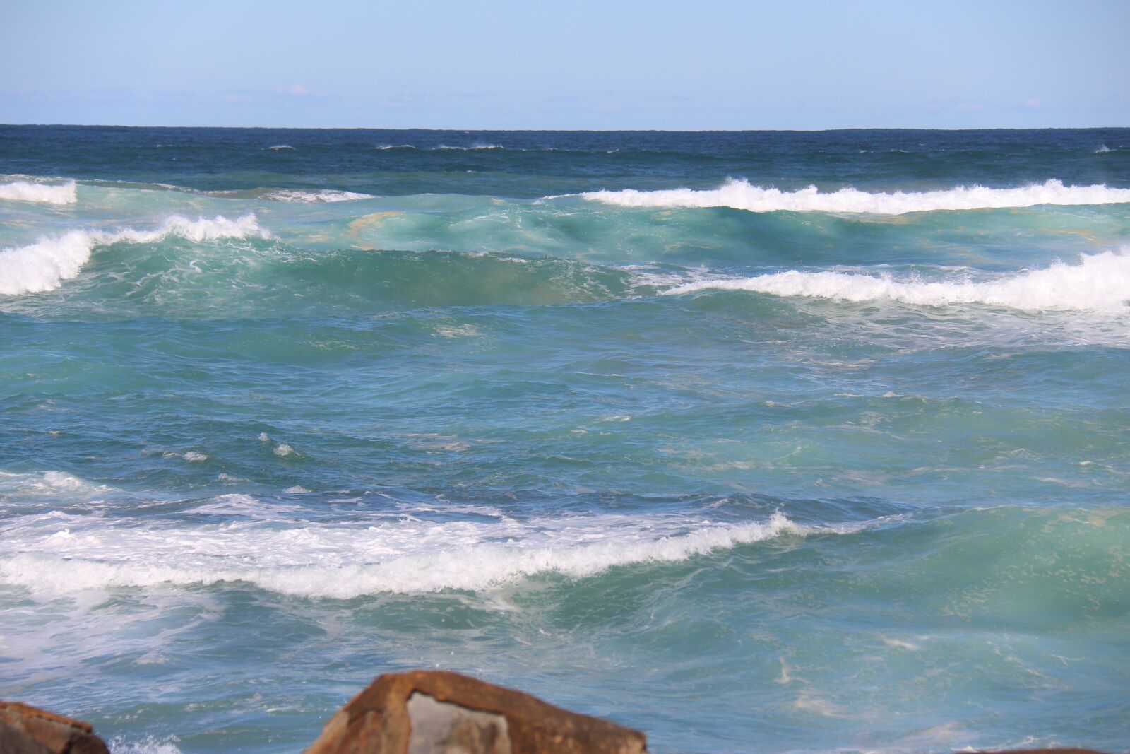 Canon EF-S 18-200mm F3.5-5.6 IS sample photo. Sea, rough, waves photography