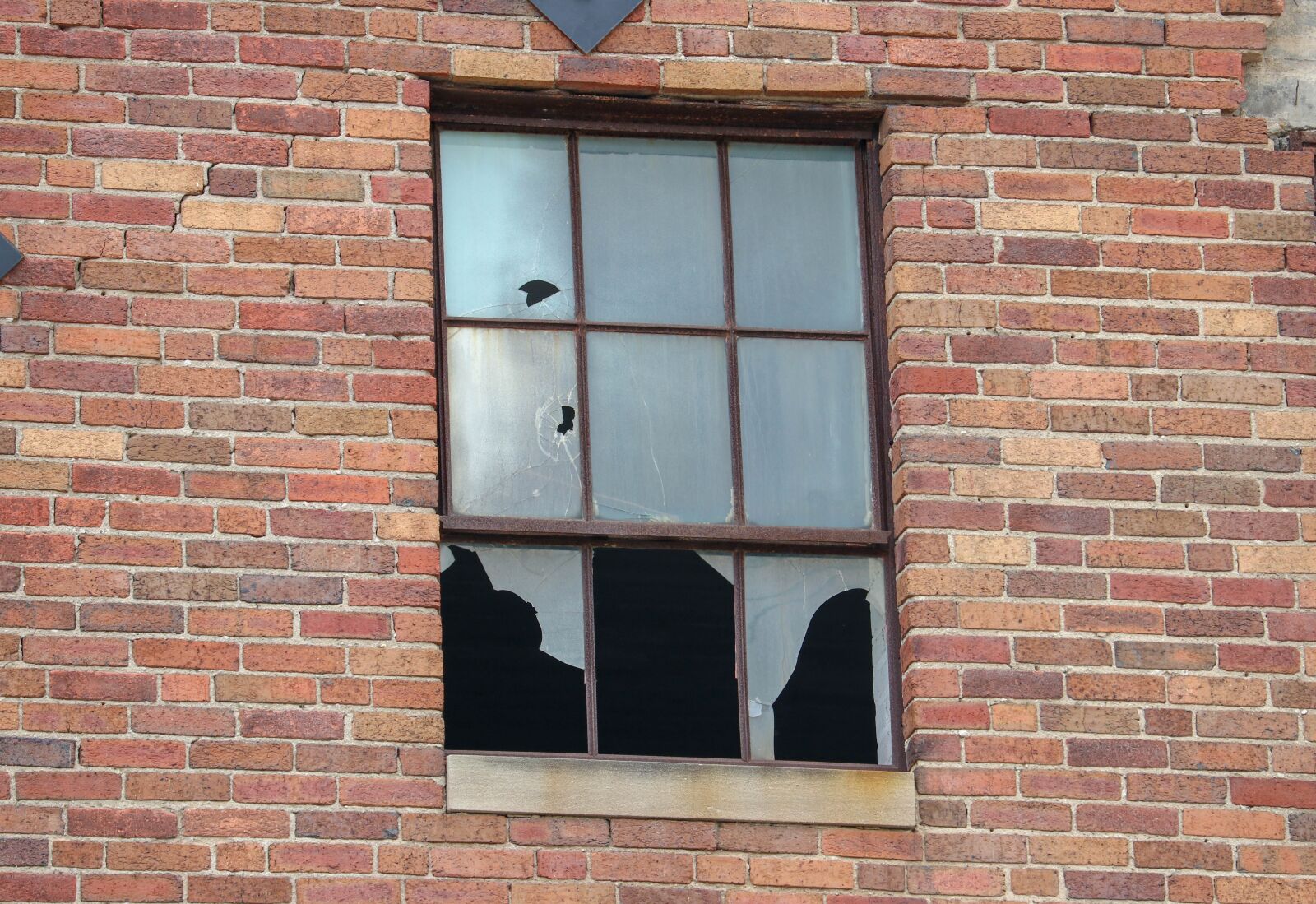 Canon EF-S 55-250mm F4-5.6 IS STM sample photo. Broken, glass, destroyed photography