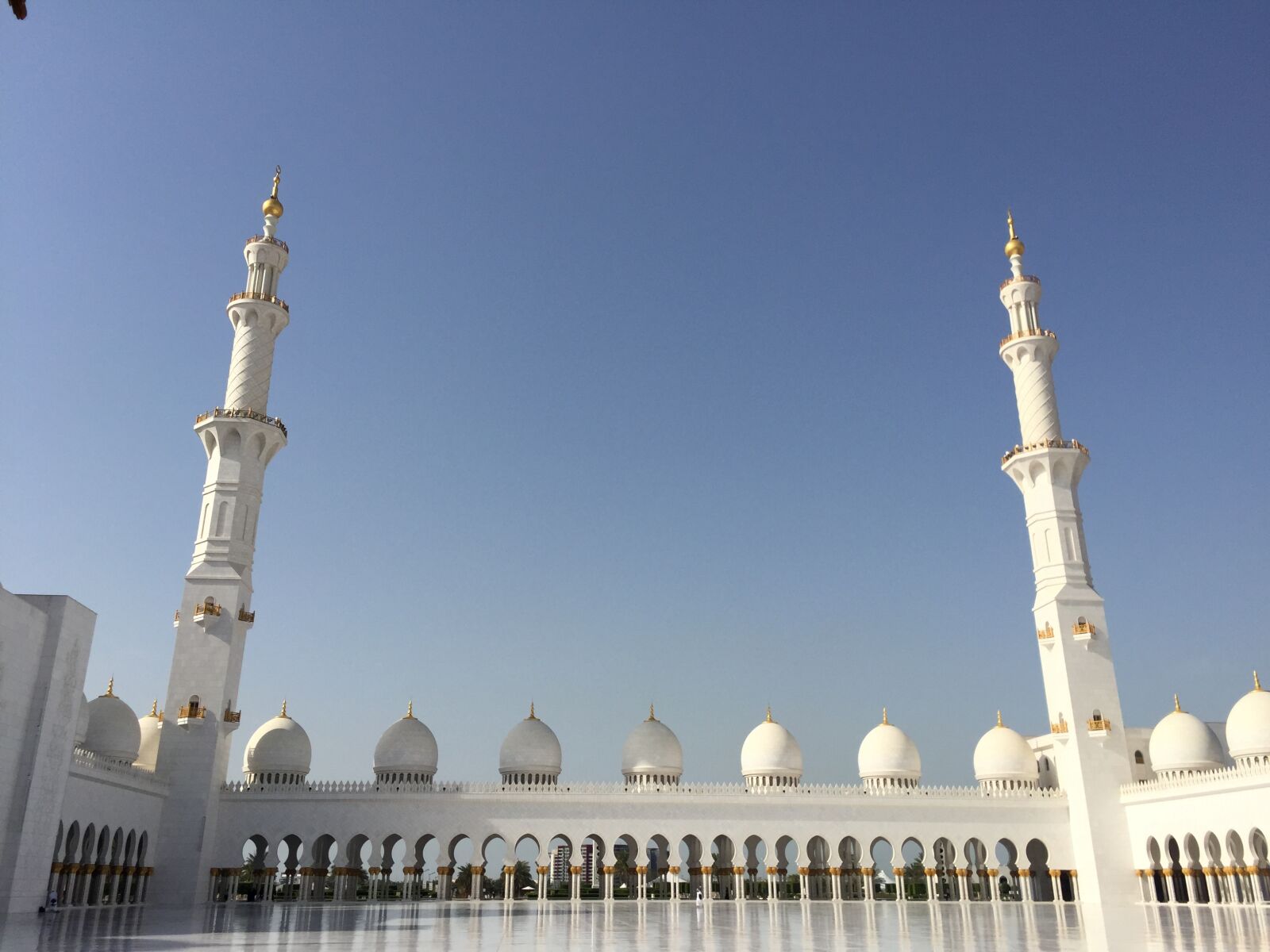 iPhone 6 Plus back camera 4.15mm f/2.2 sample photo. Uae, abudahbi, mosque photography