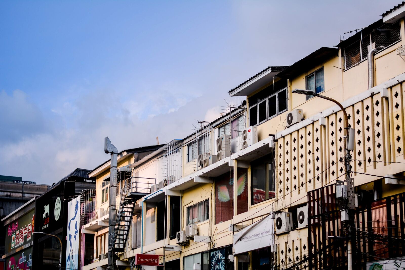 Nikon D5200 sample photo. Building, sky, light photography
