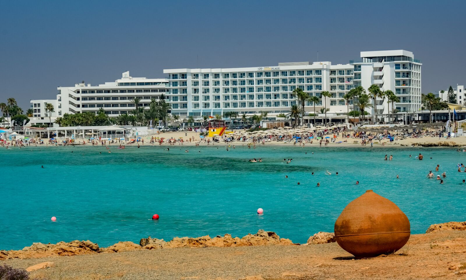 Nikon D3300 sample photo. Hotel, resort, beach photography