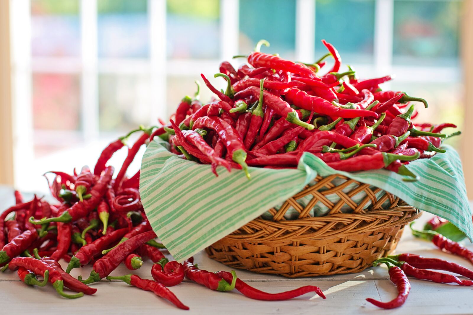 Canon EF 50mm F1.4 USM sample photo. Cayenne peppers, red peppers photography