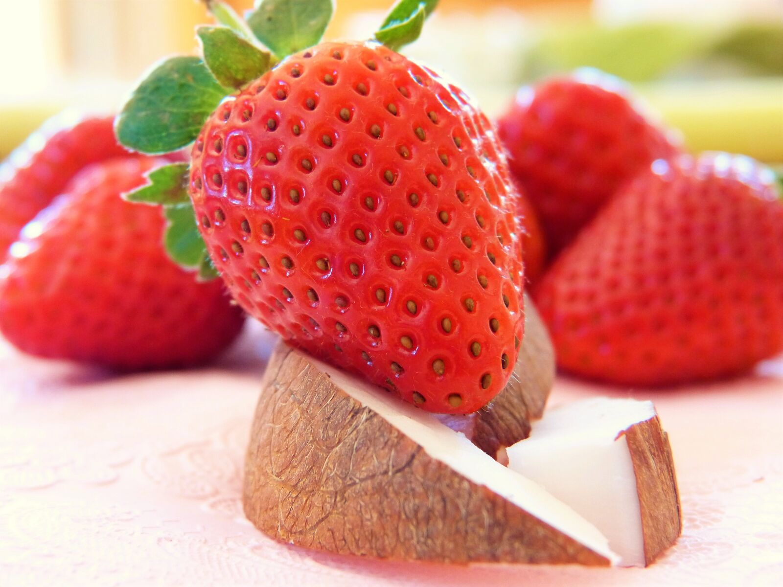 Panasonic Lumix DMC-FZ150 sample photo. Strawberries, coconut, healthy photography
