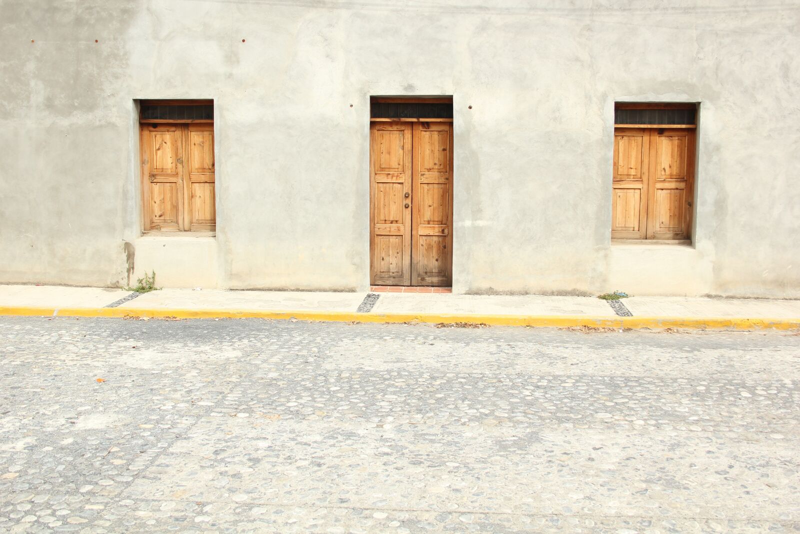 Canon EOS 550D (EOS Rebel T2i / EOS Kiss X4) sample photo. Door, windows, home photography