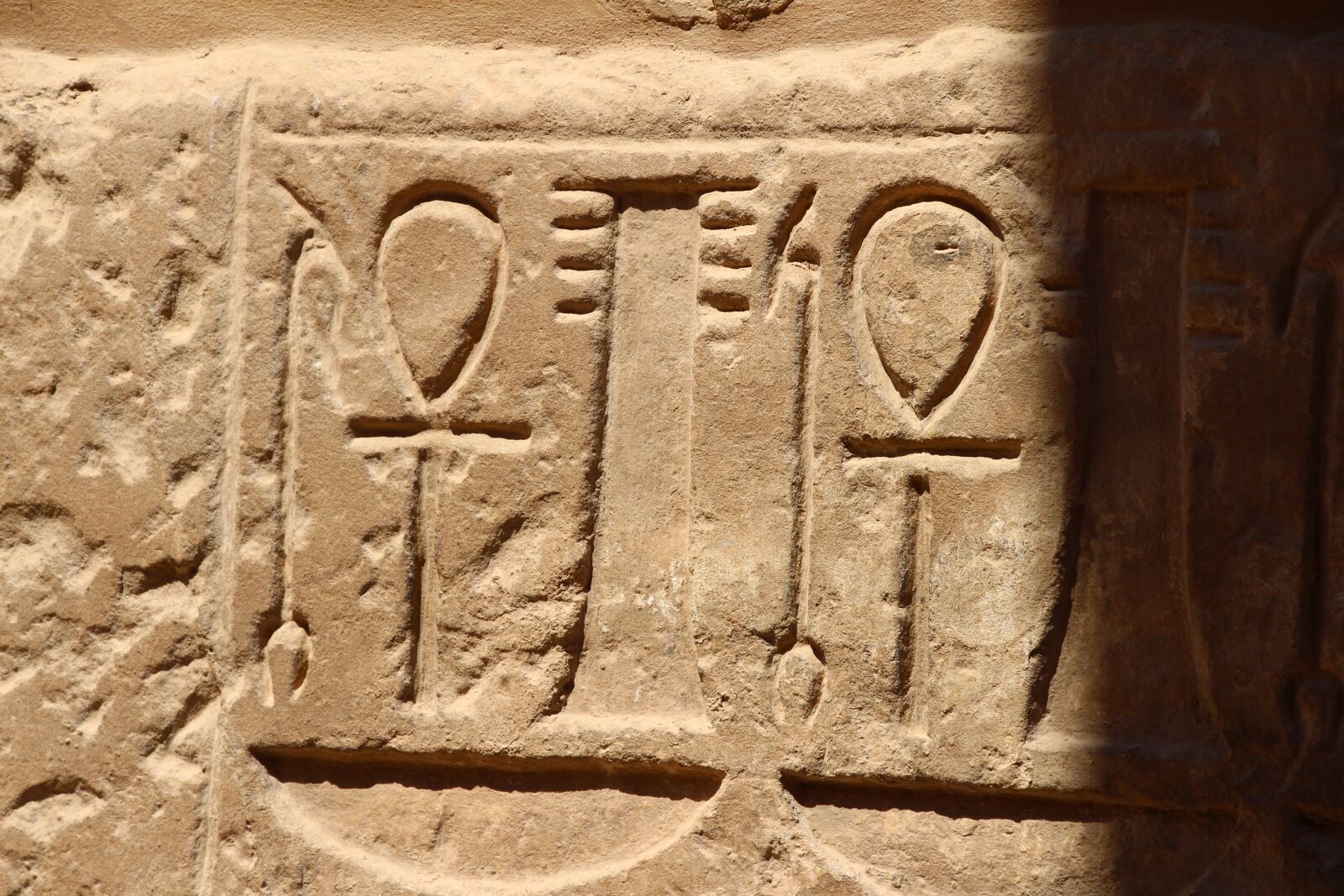 Canon EOS 700D (EOS Rebel T5i / EOS Kiss X7i) sample photo. Hieroglyphics, egypt, karnak photography