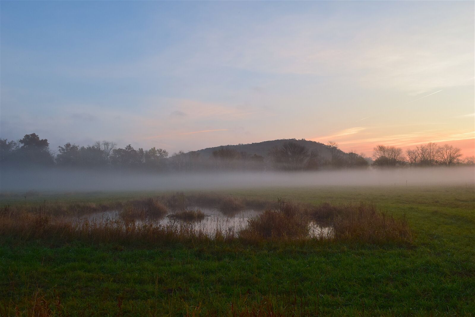 Nikon D3300 sample photo. Sunrise, field, mist photography