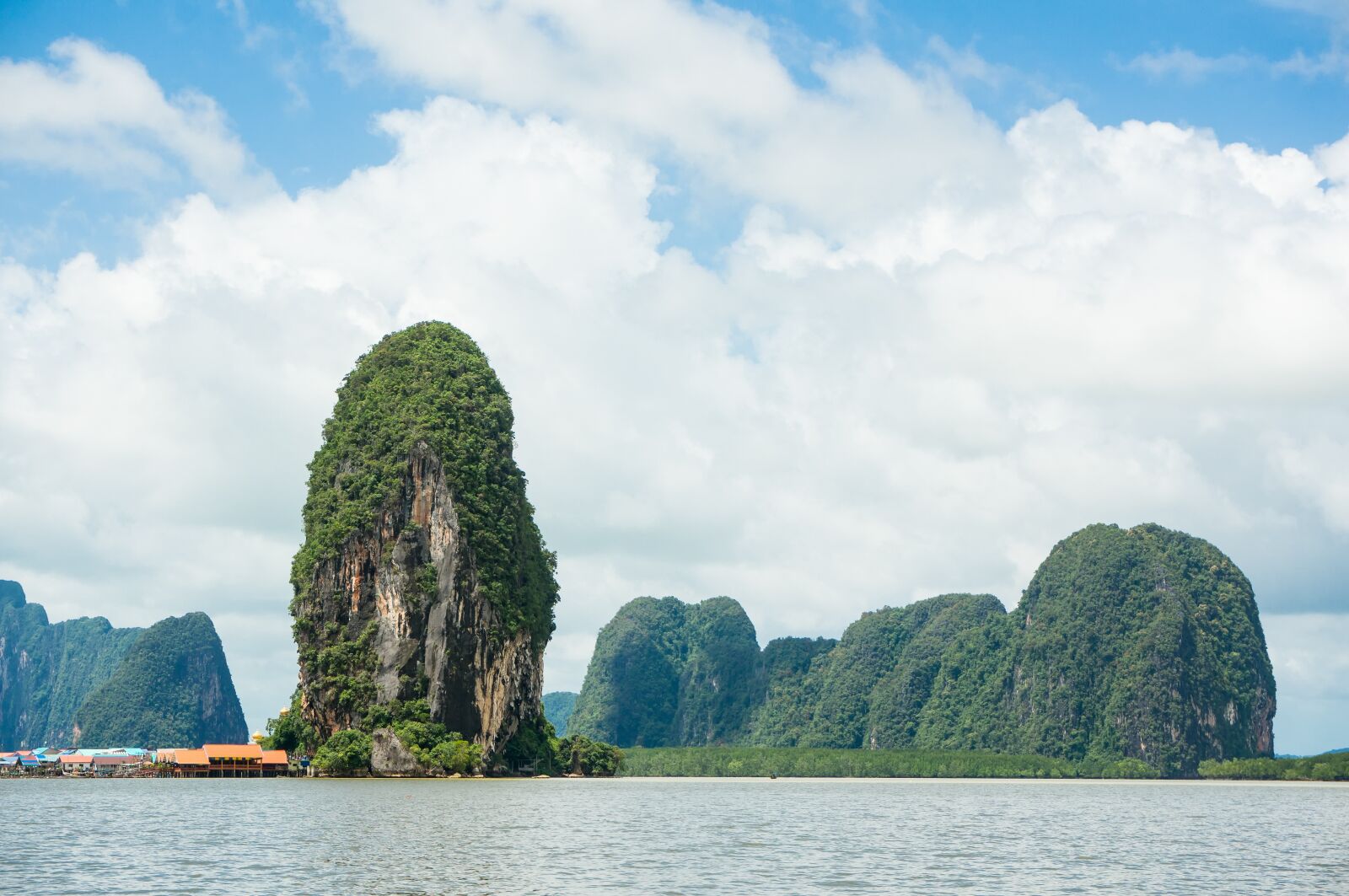 Sony Alpha NEX-5T sample photo. Limestone cliff, natural, phang photography