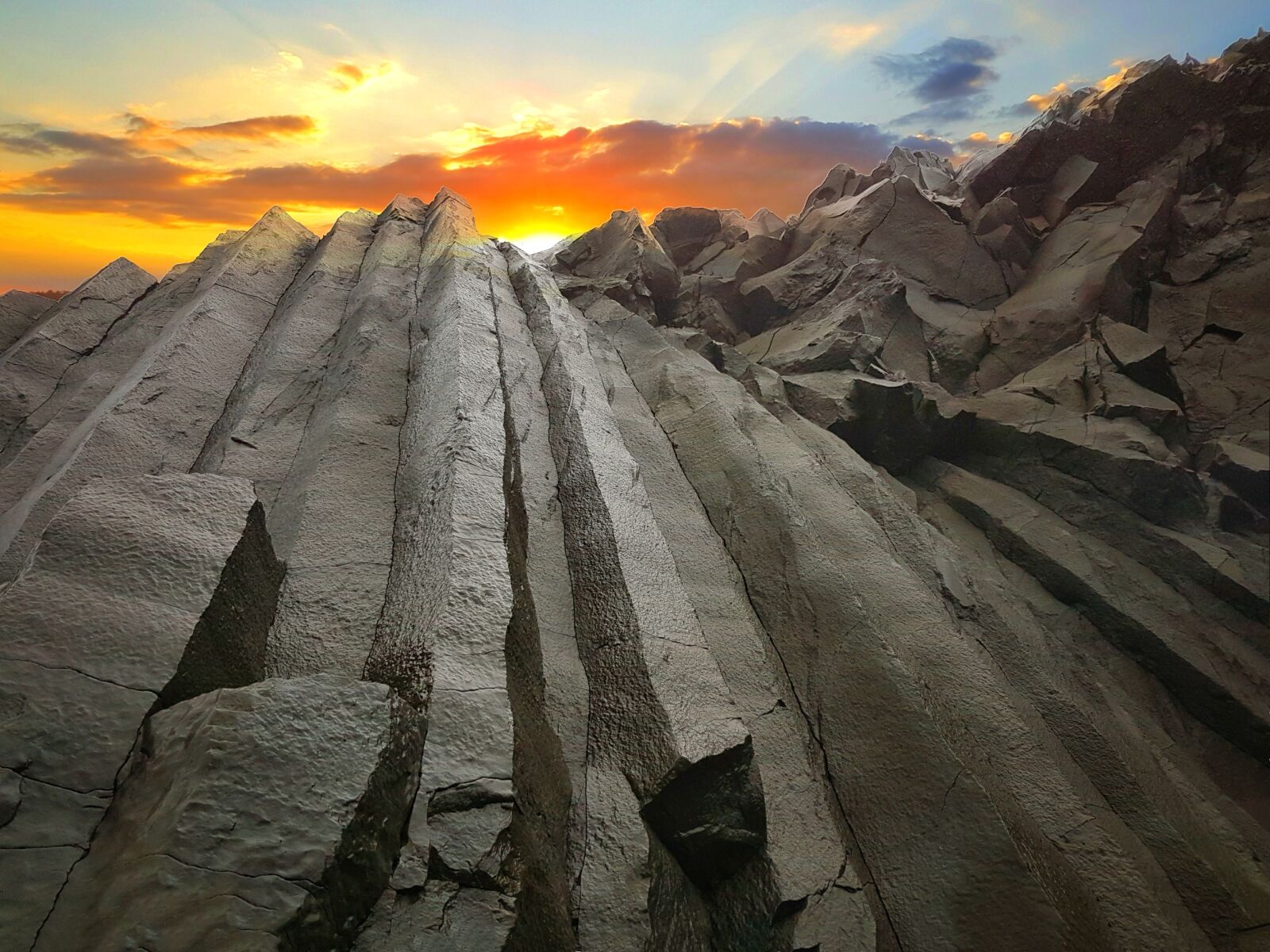 Samsung Galaxy S7 Edge sample photo. Basalt bars, sunset, iceland photography