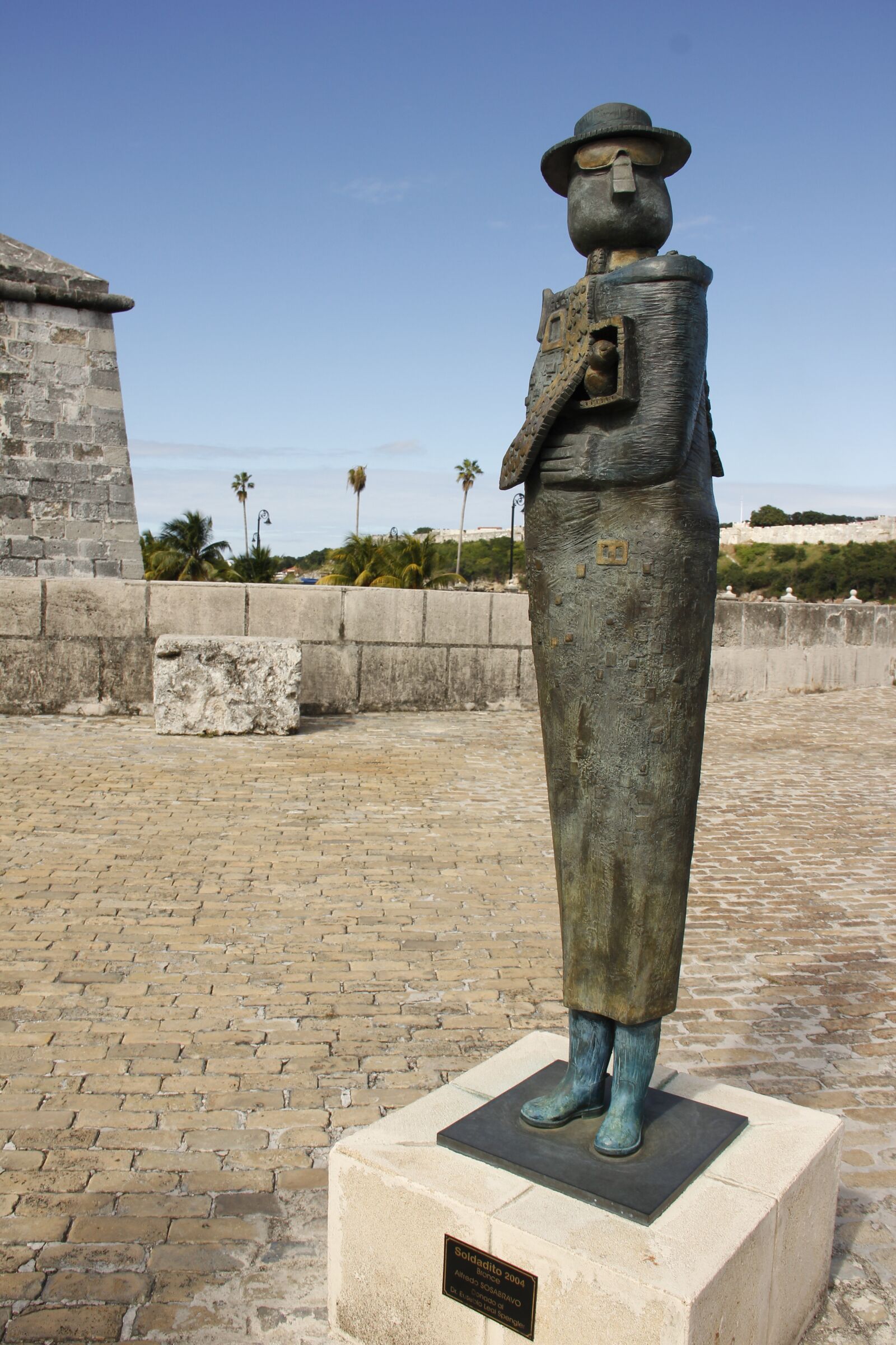 Canon EOS 550D (EOS Rebel T2i / EOS Kiss X4) sample photo. Statue, tourism, attractions photography