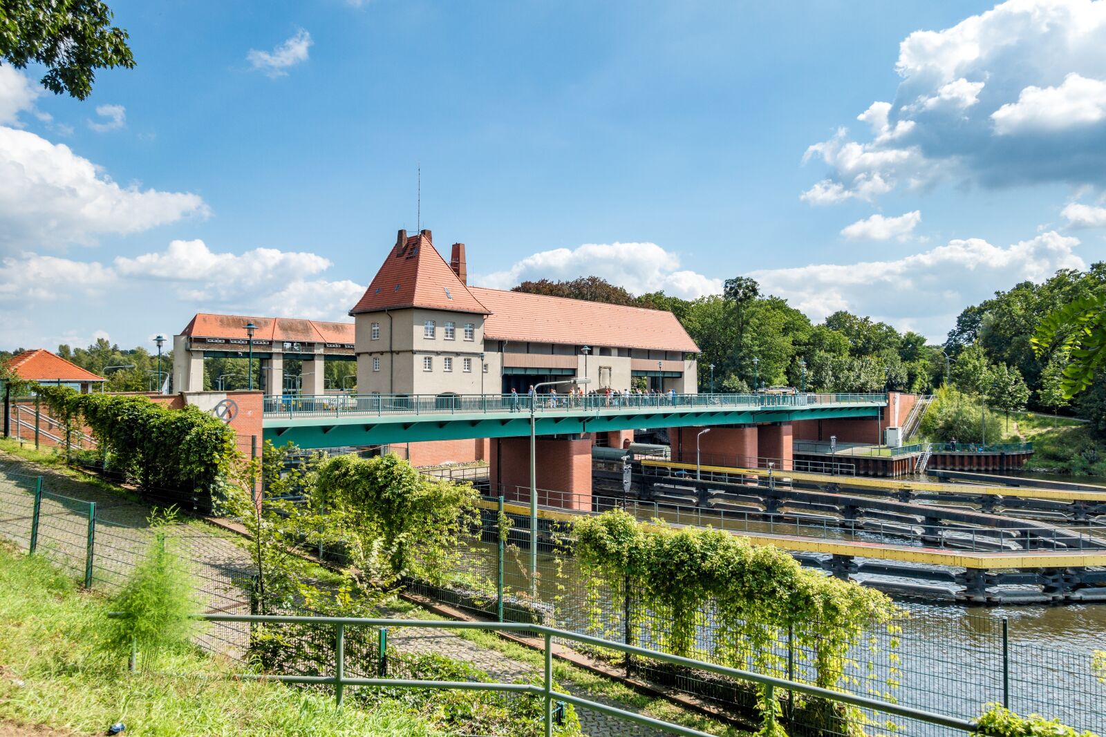 Sony Cyber-shot DSC-RX100 III sample photo. Lock, shipping, teltow photography