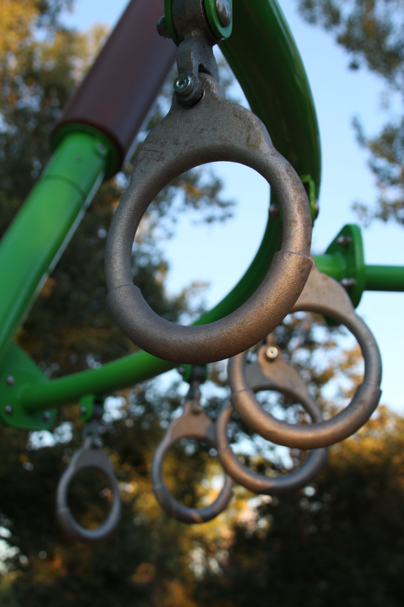 Canon EOS 1300D (EOS Rebel T6 / EOS Kiss X80) sample photo. Monkey bars, park, playground photography