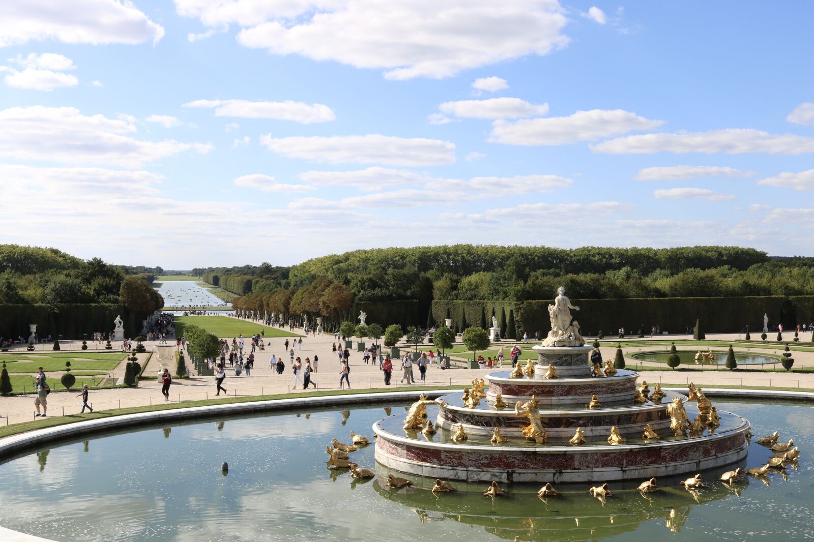 Canon EF-S 24mm F2.8 STM sample photo. Versailles, fountain, castle photography