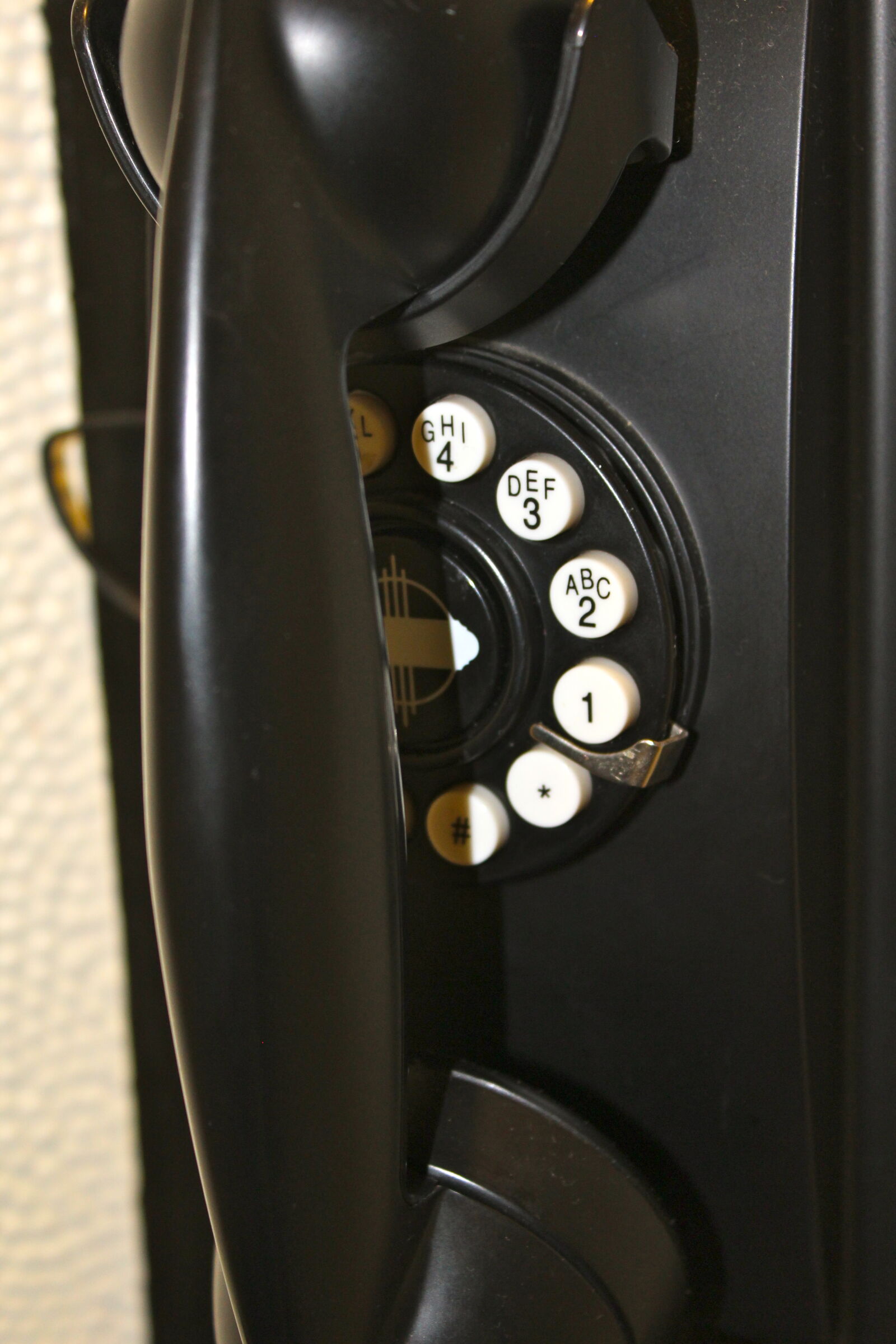 Canon EOS 1200D (EOS Rebel T5 / EOS Kiss X70 / EOS Hi) sample photo. Black, black, and, white photography