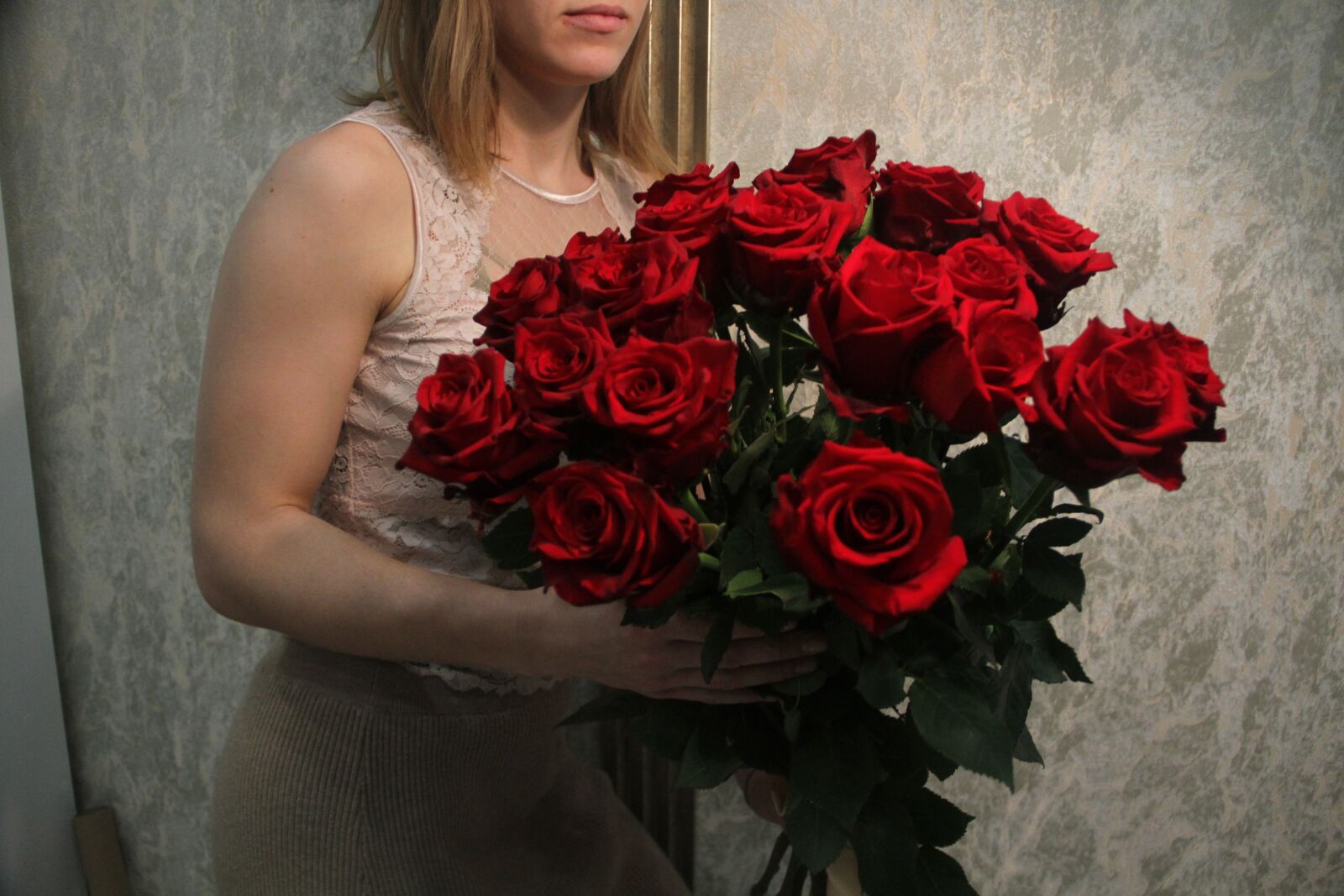 Canon EOS 7D sample photo. Red, roses, in the photography