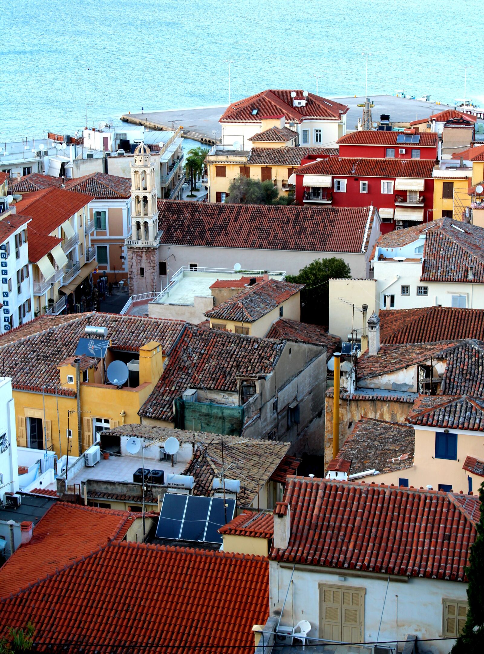 Canon EOS 1300D (EOS Rebel T6 / EOS Kiss X80) sample photo. Nafplio, greek port city photography
