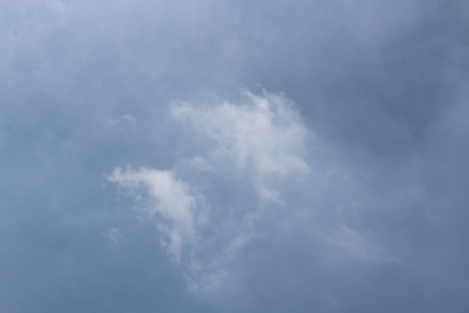 Canon EOS 1200D (EOS Rebel T5 / EOS Kiss X70 / EOS Hi) sample photo. Blue, clouds, sky photography