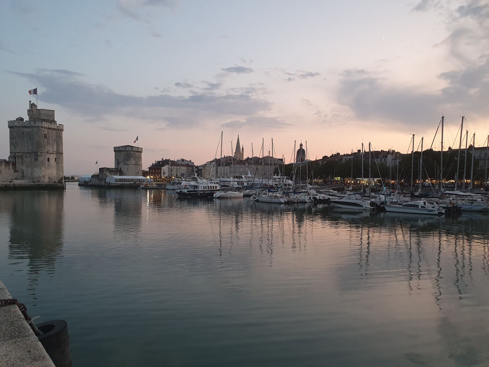 Samsung Galaxy S10e sample photo. France, la rochelle, port photography