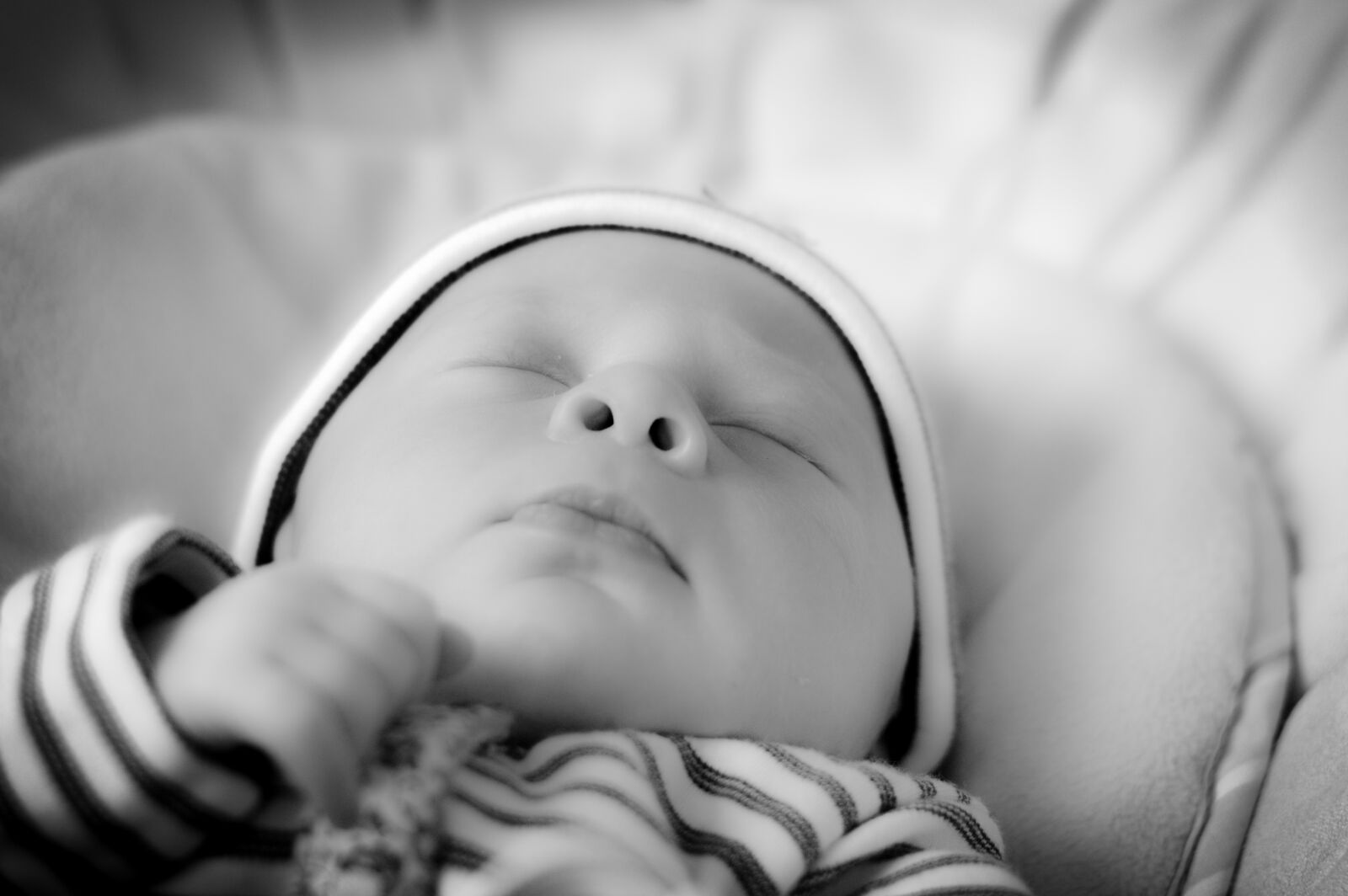 Nikon D3200 + Nikon AF-S Nikkor 50mm F1.8G sample photo. Baby photography