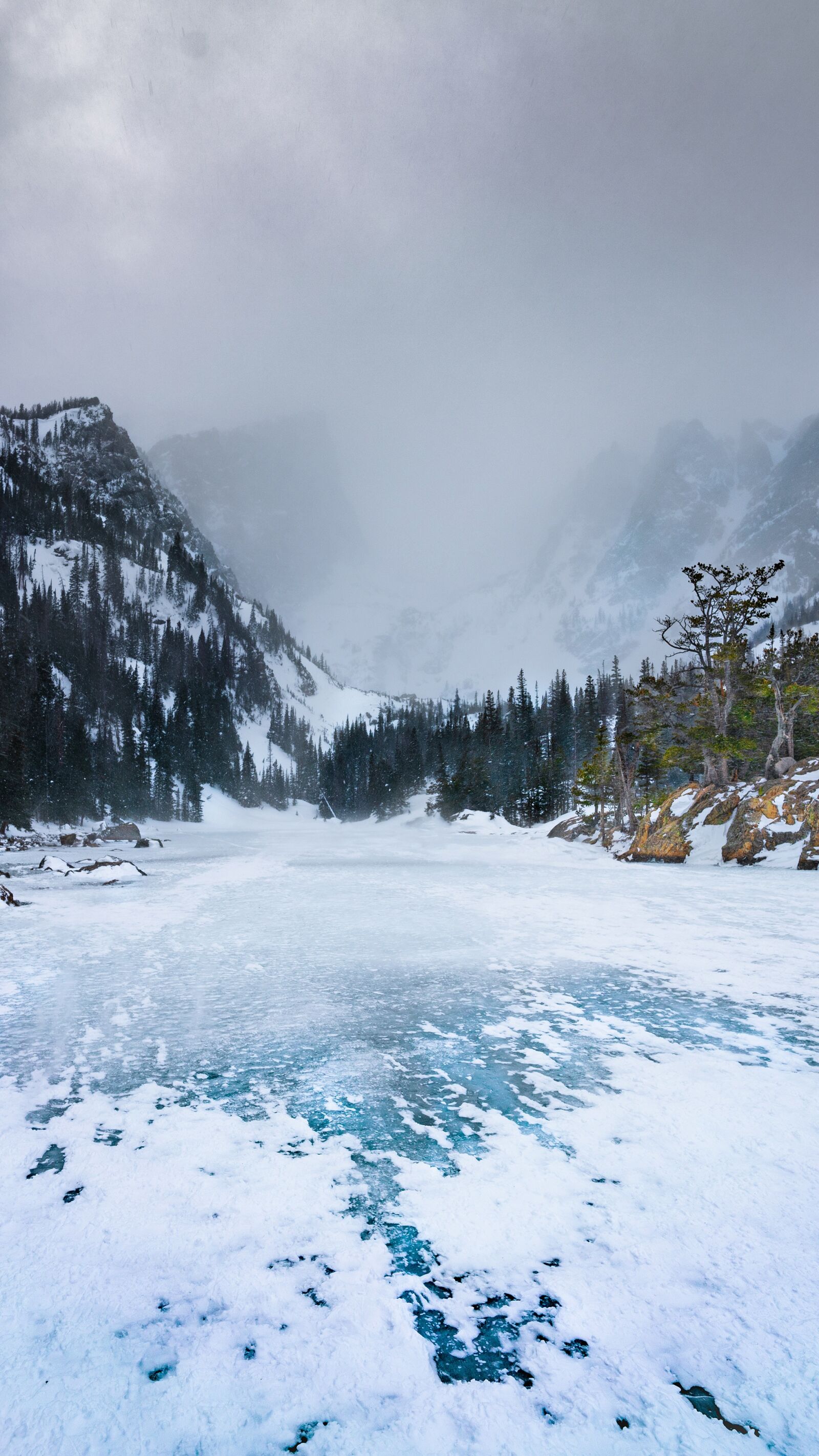 Sony a7R II sample photo. Mountains, fog, frozen lake photography