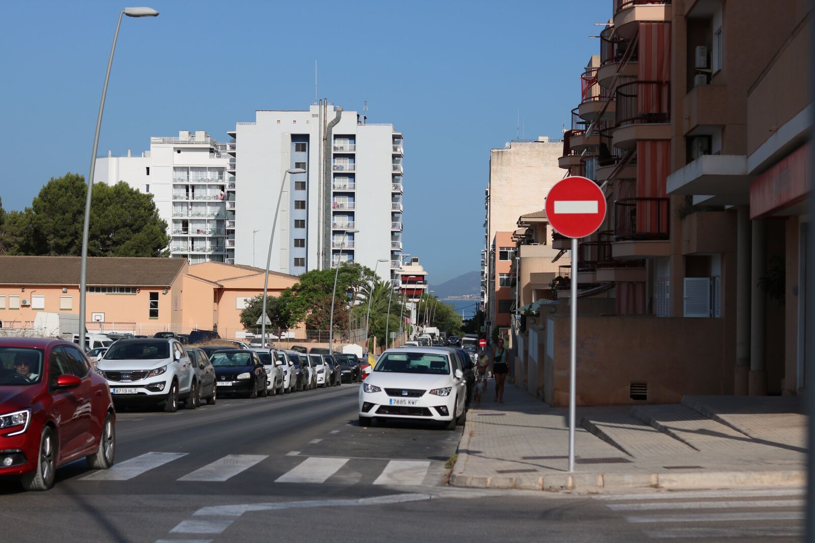 Canon EOS 750D (EOS Rebel T6i / EOS Kiss X8i) sample photo. Majorca, beach, city photography