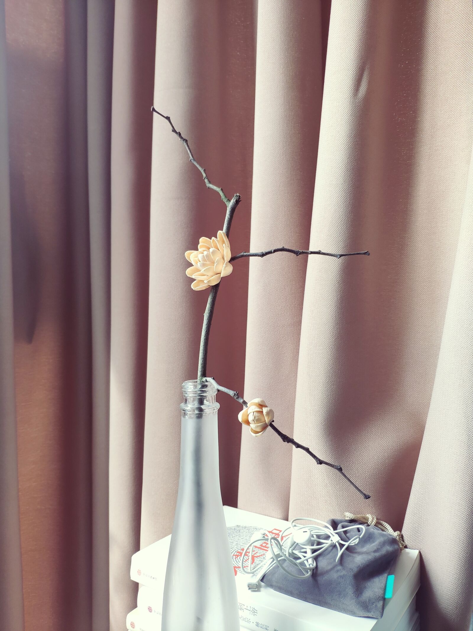Xiaomi MI 8 sample photo. Vase, flower arrangement, decoration photography
