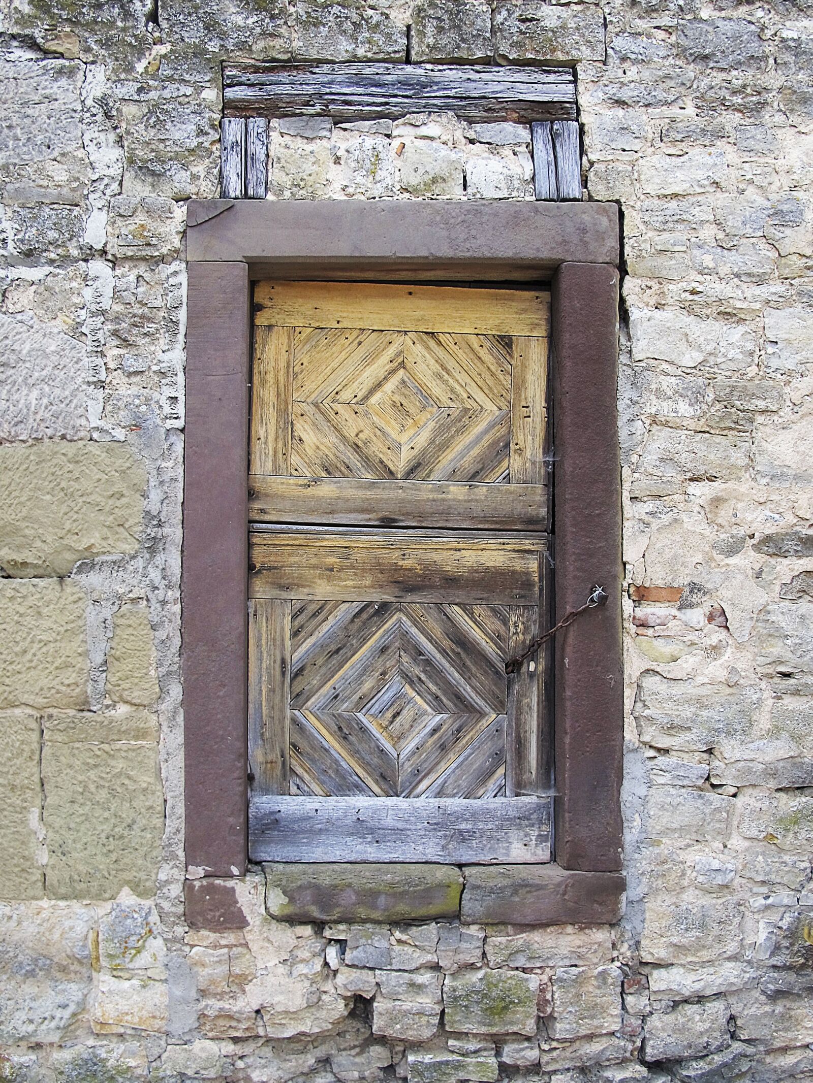 Canon PowerShot G12 sample photo. Door, portal, old door photography