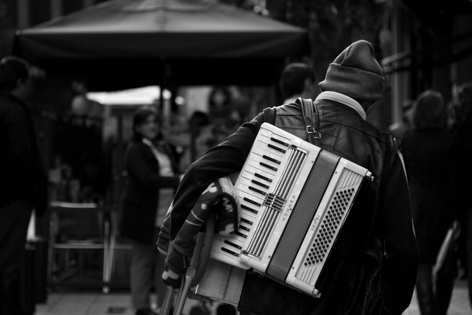 Canon EOS 500D (EOS Rebel T1i / EOS Kiss X3) sample photo. Tramp, bilbao, accordion photography