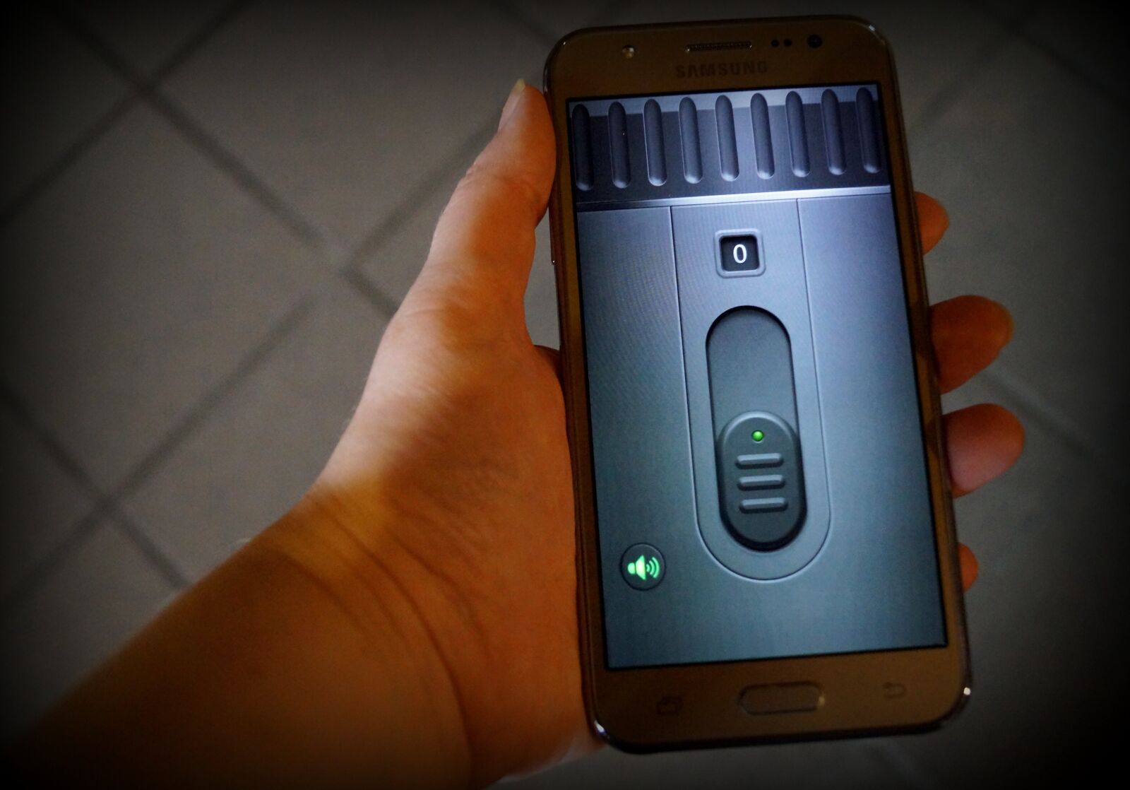 Sony DT 18-55mm F3.5-5.6 SAM II sample photo. Smartphone, mobile phone, app photography
