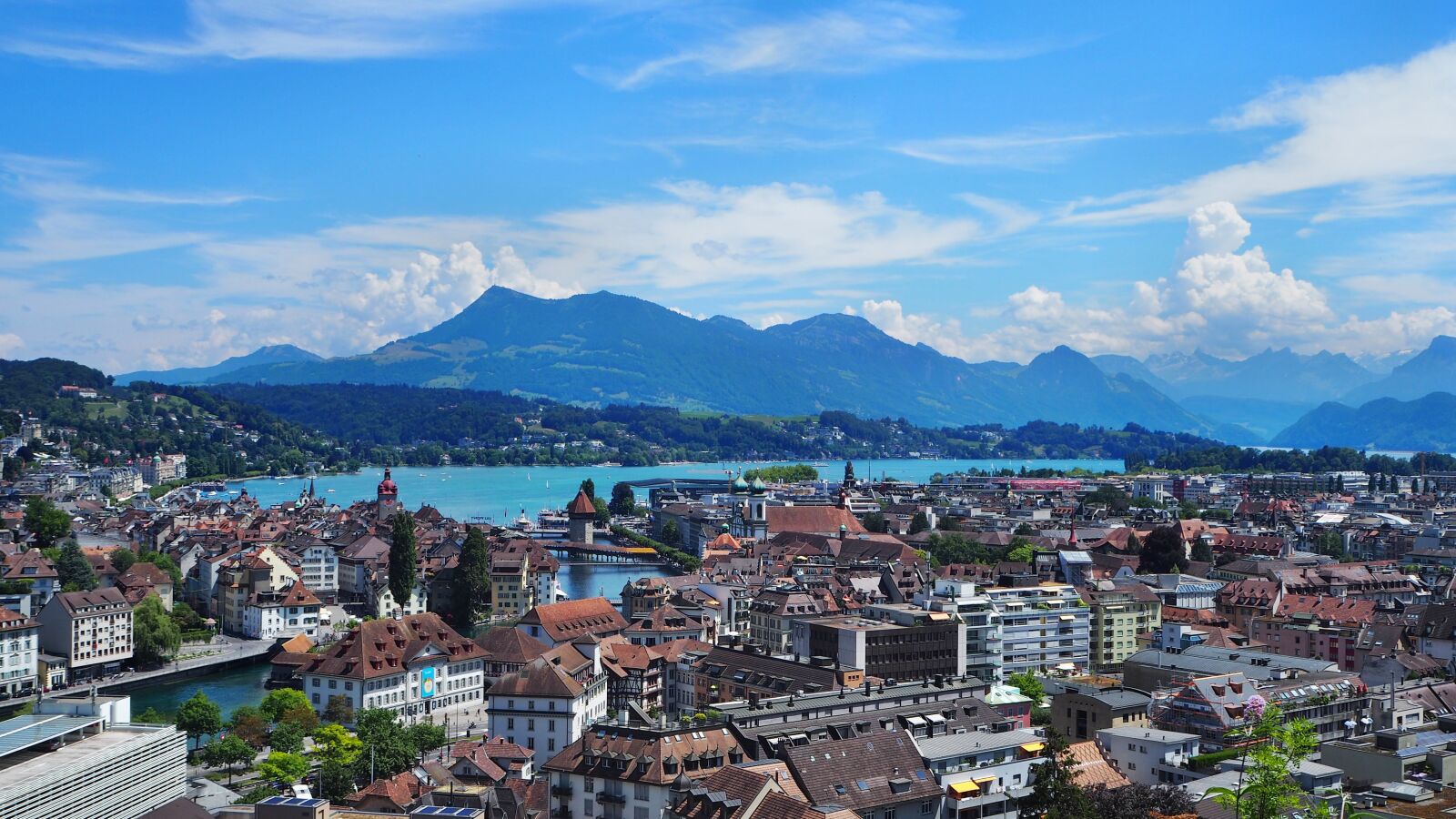 Olympus OM-D E-M10 II sample photo. Lucerne, lake lucerne region photography