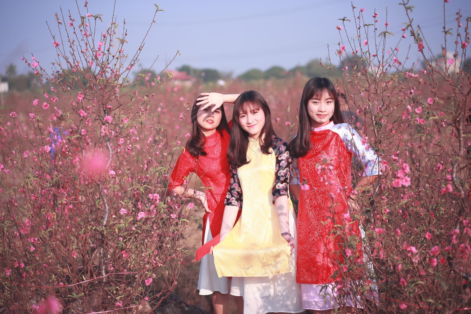 Canon EF 85mm F1.8 USM sample photo. Outdoors, nature, happiness photography