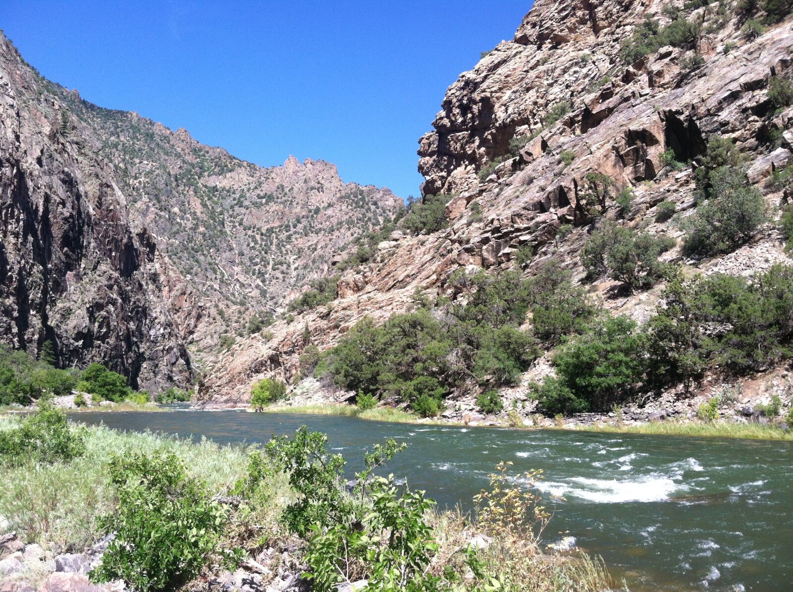 iPhone 4 back camera 3.85mm f/2.8 sample photo. River, gorge, canyon photography