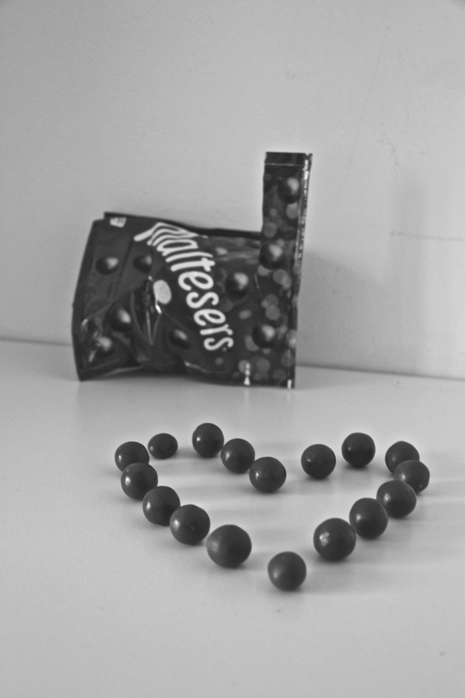 Canon EOS 700D (EOS Rebel T5i / EOS Kiss X7i) sample photo. Chocolate, balls, food photography