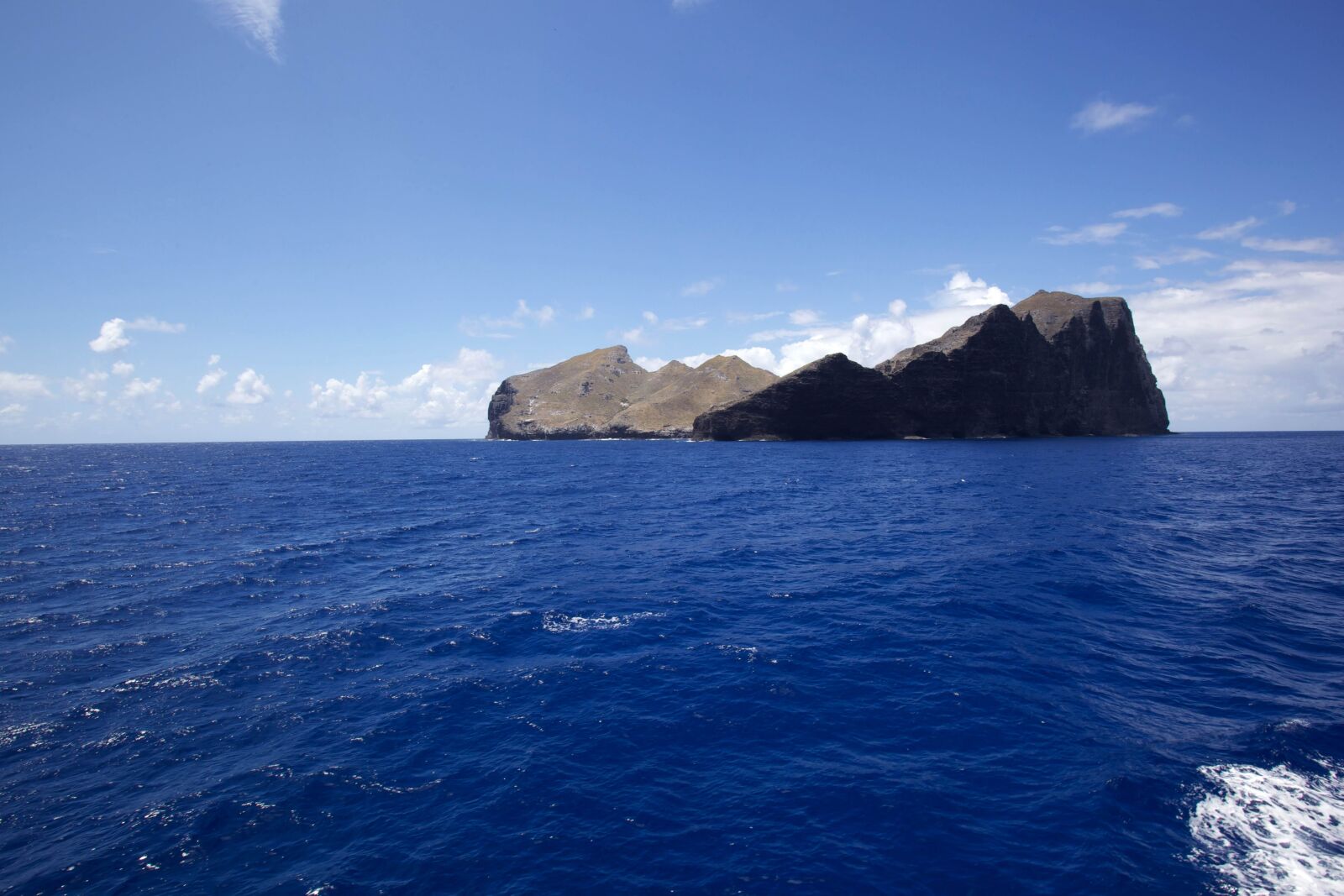 Canon EOS 5D Mark II sample photo. Big, rock, island, ocean photography