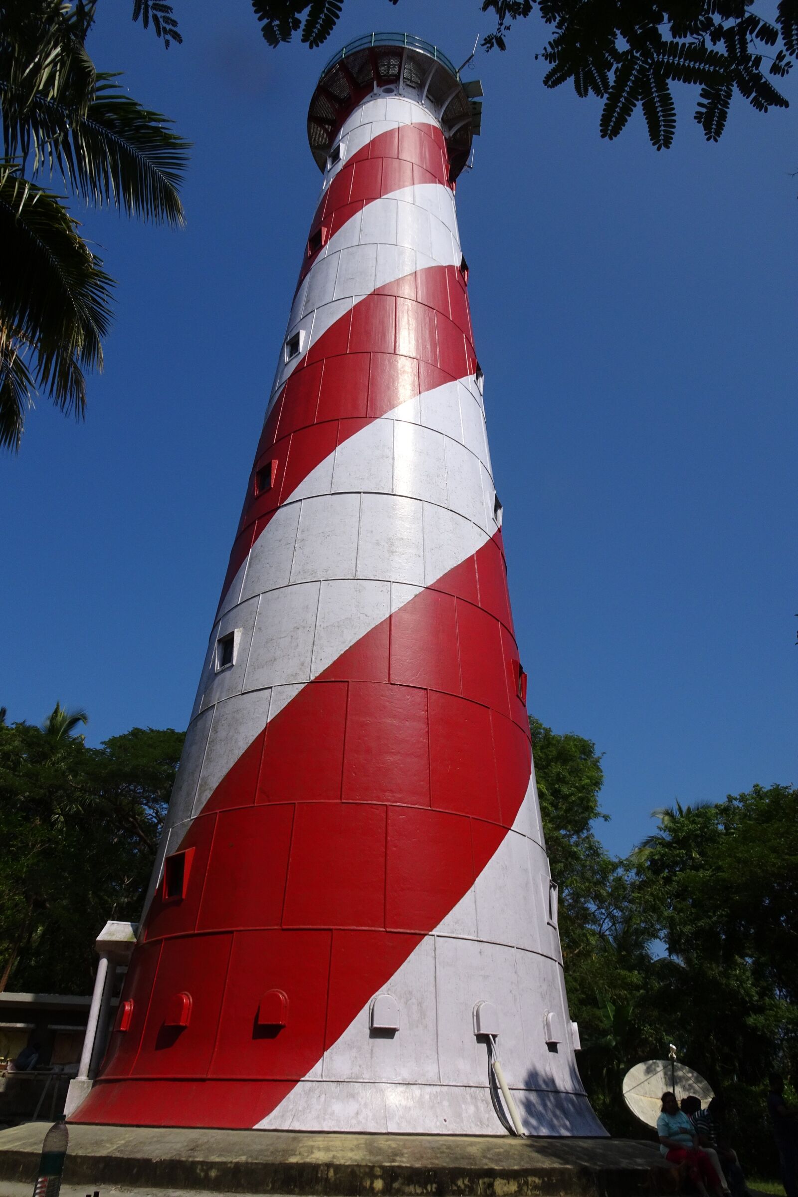 Sony Cyber-shot DSC-HX90V sample photo. Lighthouse, north point, coastline photography